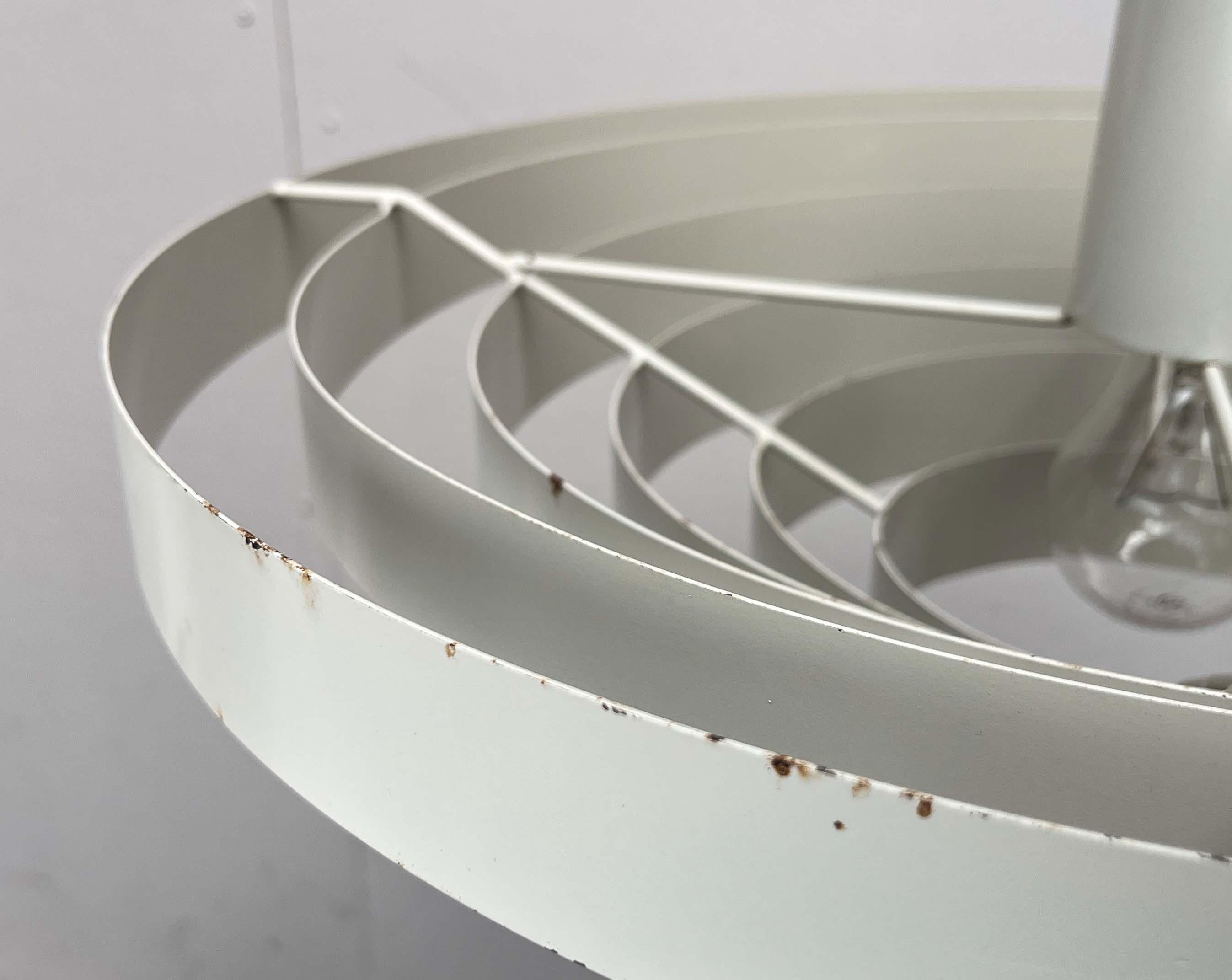 Lampada a sospensione minimalista di metà secolo Paavo Tynell, Idman, anni '60 in vendita 11