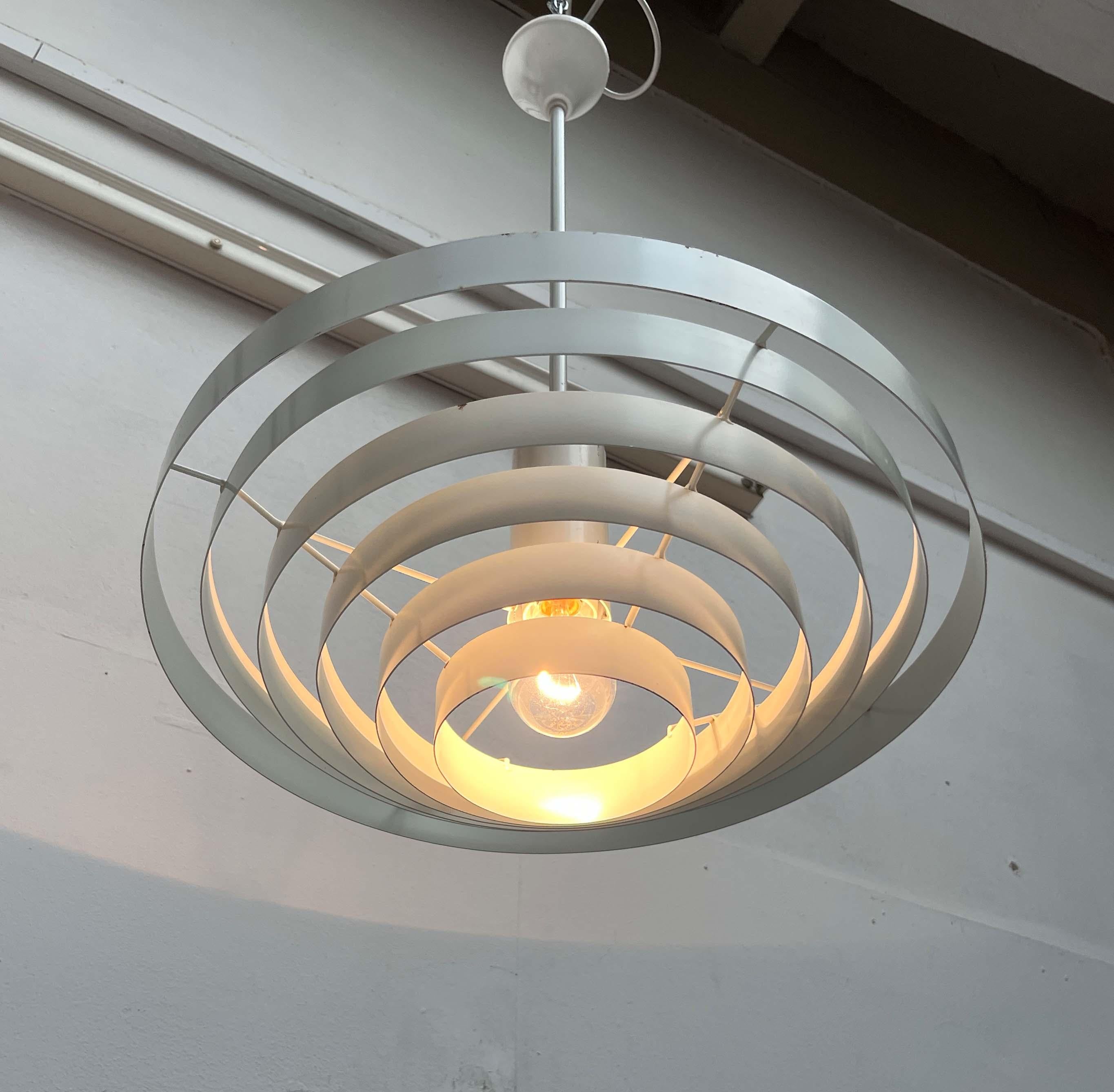 Lampada a sospensione minimalista di metà secolo Paavo Tynell, Idman, anni '60 In condizioni buone in vendita a Hamburg, DE
