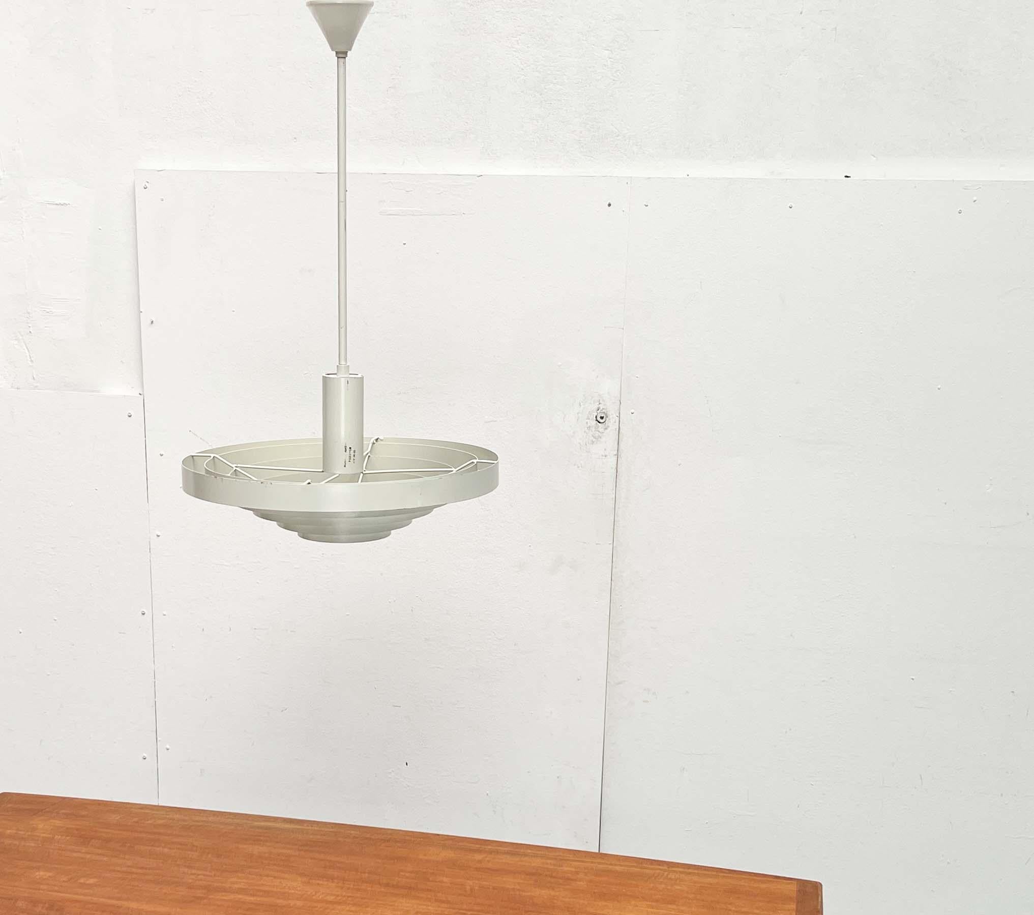 Lampada a sospensione minimalista di metà secolo Paavo Tynell, Idman, anni '60 in vendita 1