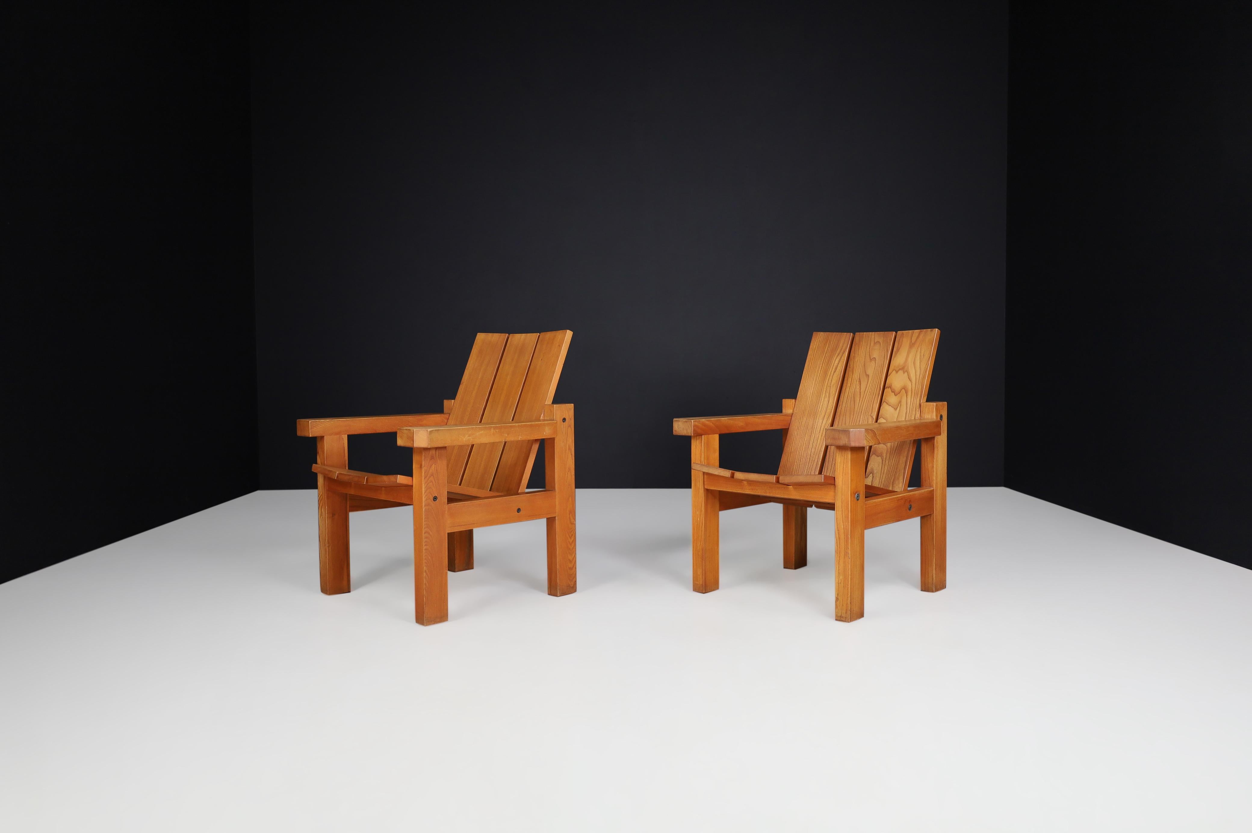 20th Century Mid-Century Modern, Minimalist Lounge Chairs in Solid Elm, France 1960s For Sale