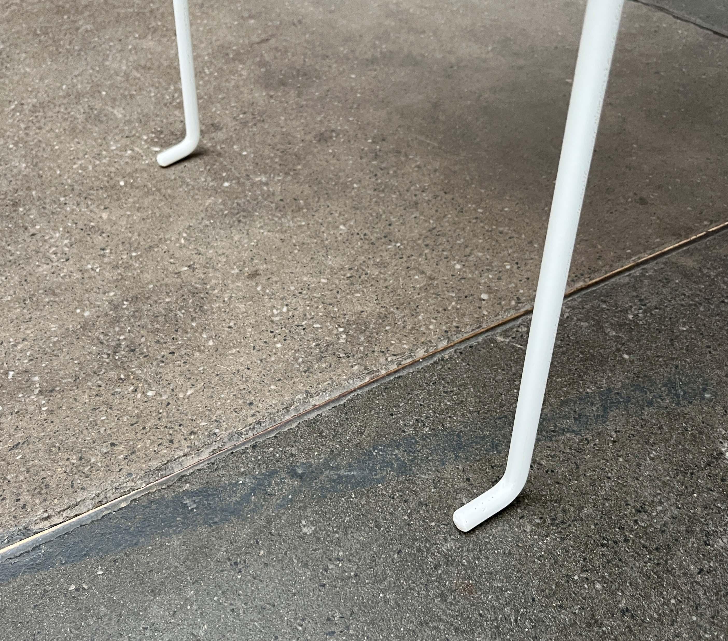 Chariot de service de bar minimaliste en métal perforé moderne du milieu du siècle dernier, années 1960 en vente 10