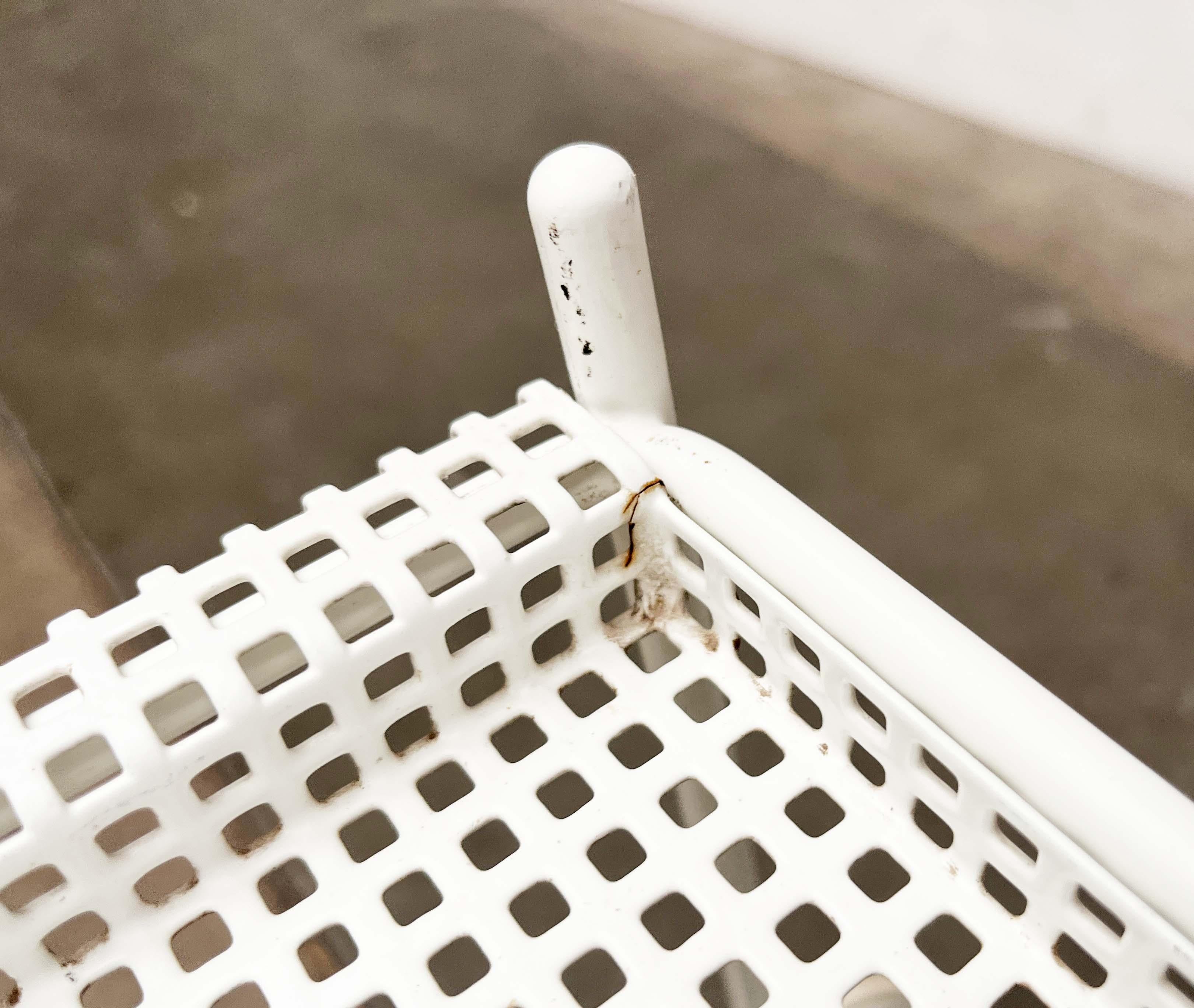 Chariot de service de bar minimaliste en métal perforé moderne du milieu du siècle dernier, années 1960 en vente 12