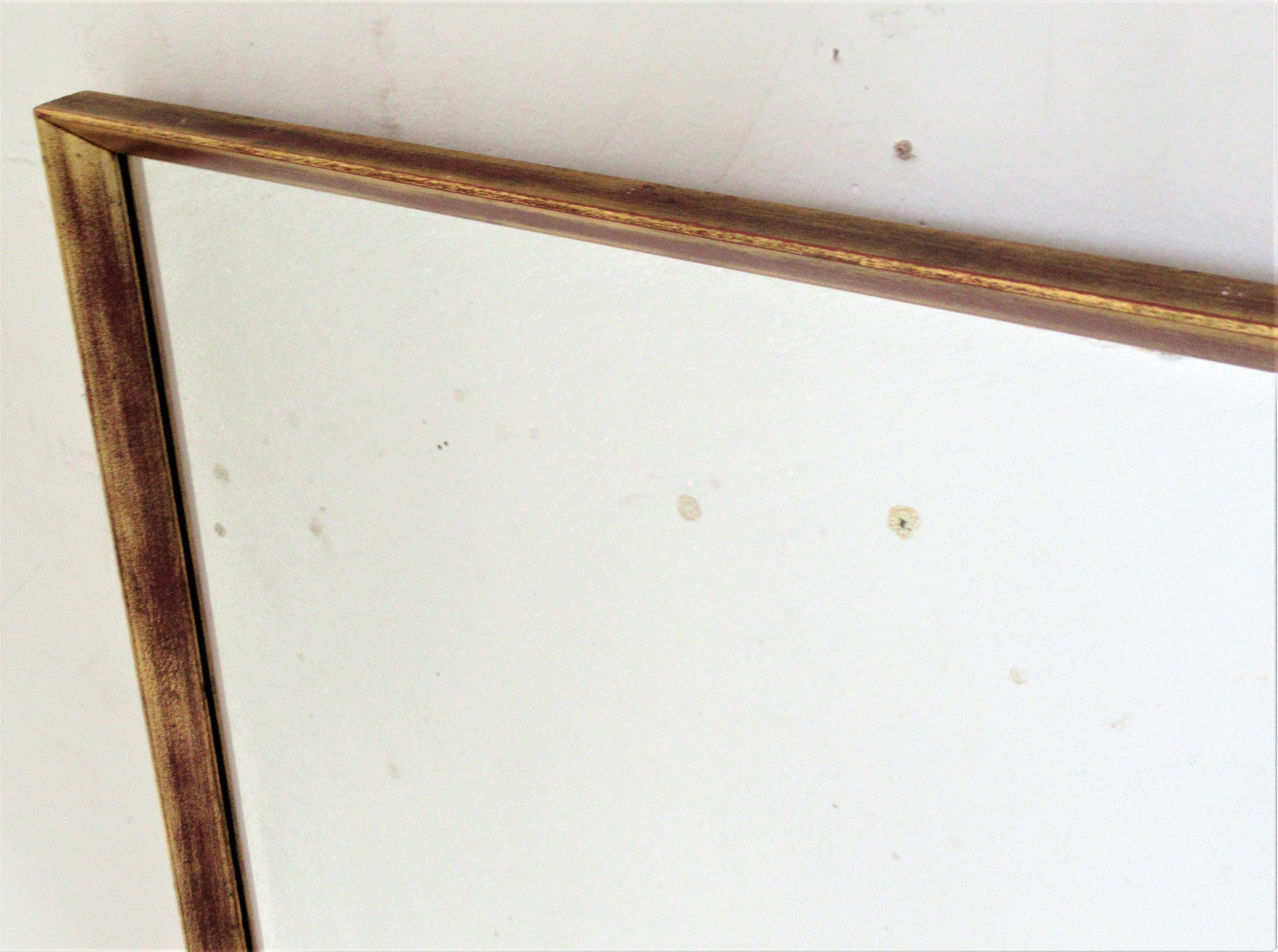 Miroir mural minimaliste en bois doré des années 1960 en vente 2