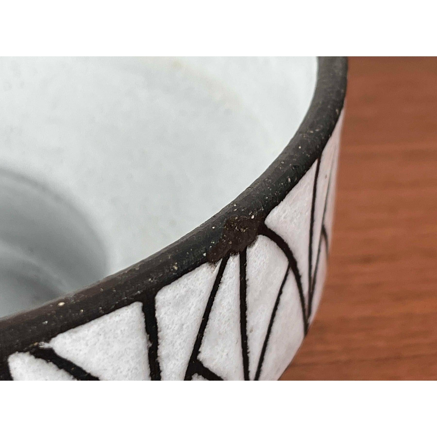 Mid-Century Modern Minimalist Studio Pottery Vase, 1960s For Sale 7