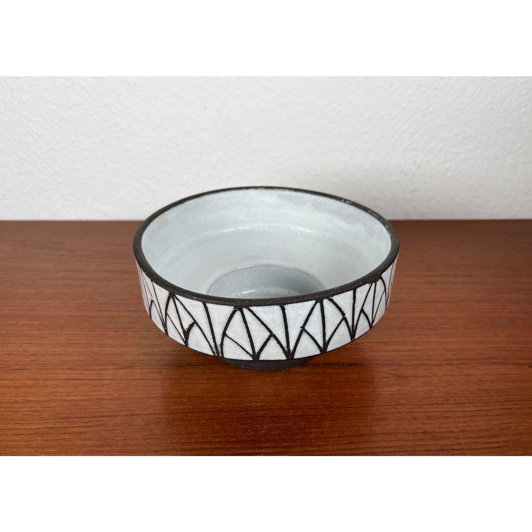 Mid-Century Modern Minimalist Studio Pottery Vase, 1960s For Sale 9