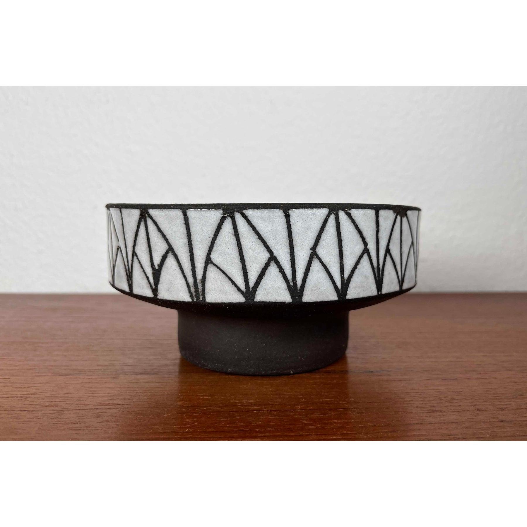 Mid-Century Modern Minimalist Studio Pottery Vase, 1960s For Sale 2