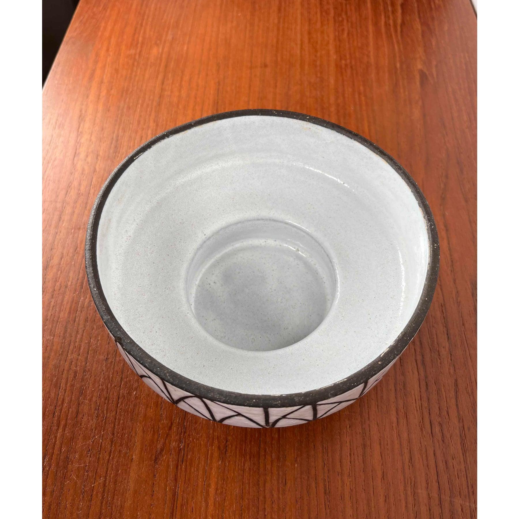 Mid-Century Modern Minimalist Studio Pottery Vase, 1960s For Sale 3