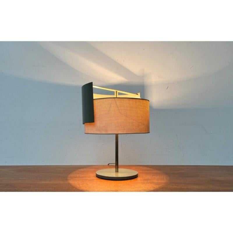 Minimalistische schwenkbare Tischleuchte, 1960er Jahre, Mitte des Jahrhunderts (Metall) im Angebot