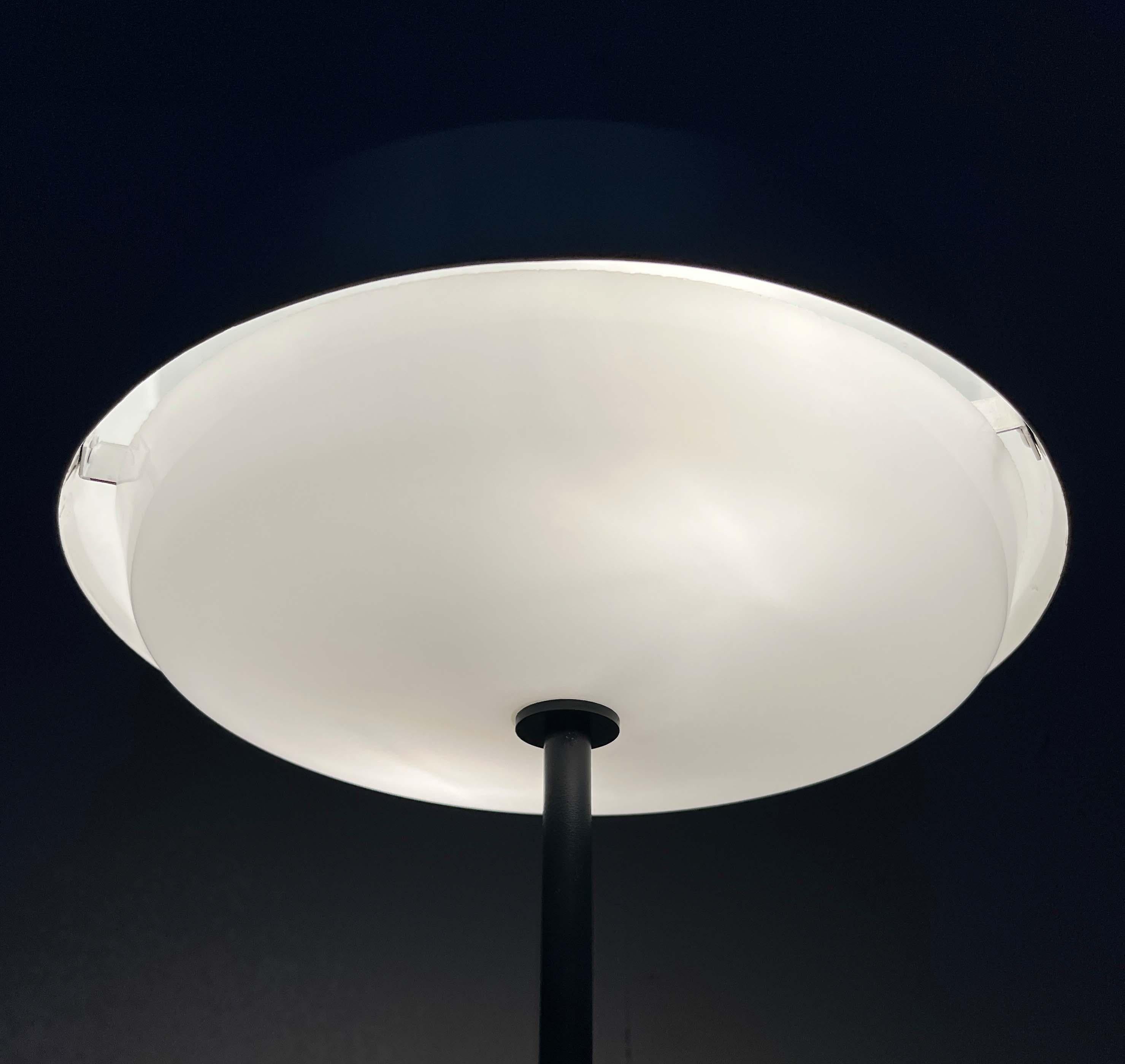 Mid-20th Century Mid-Century Modern Minimalist Table Lamp by Voitto Haapalainen for Idman Finland For Sale
