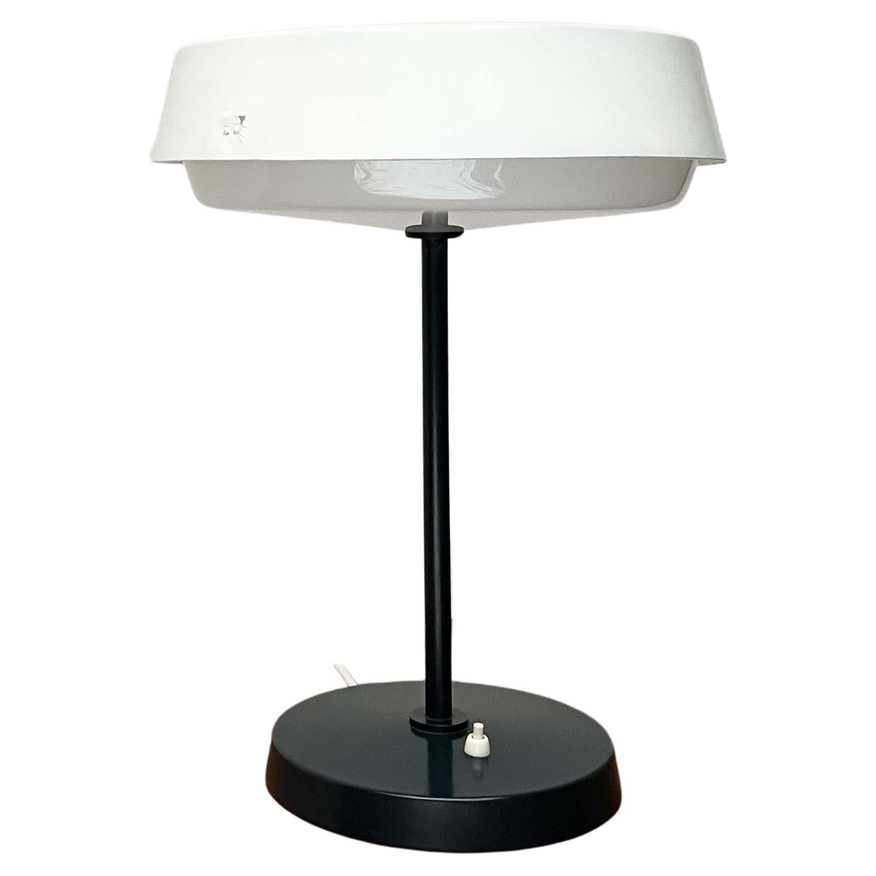 Mid-Century Modern Minimalist Table Lamp by Voitto Haapalainen for Idman Finland For Sale