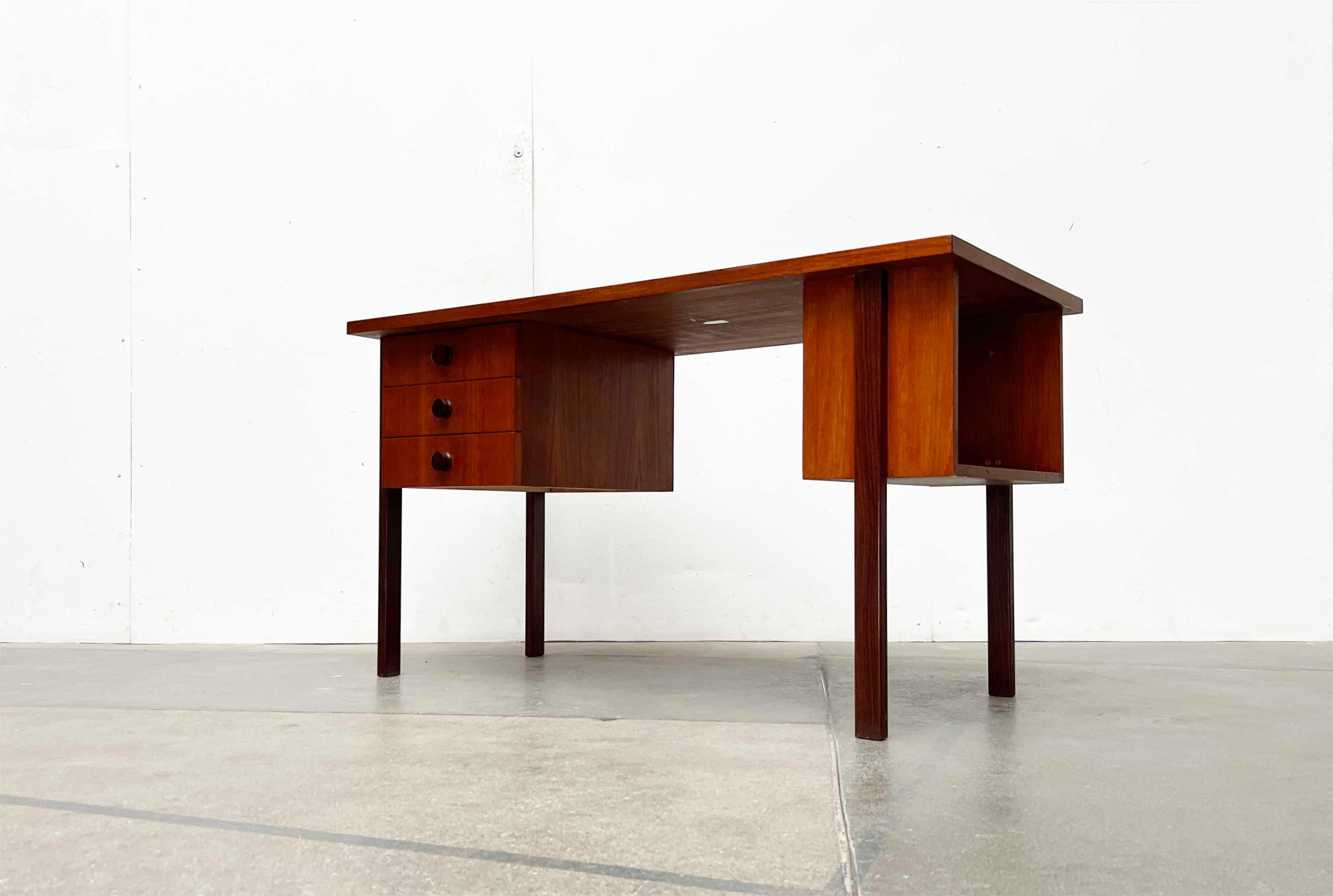 Mid-Century Modern Minimalist Teak Desk from Asko Finland, 1960s For Sale 9