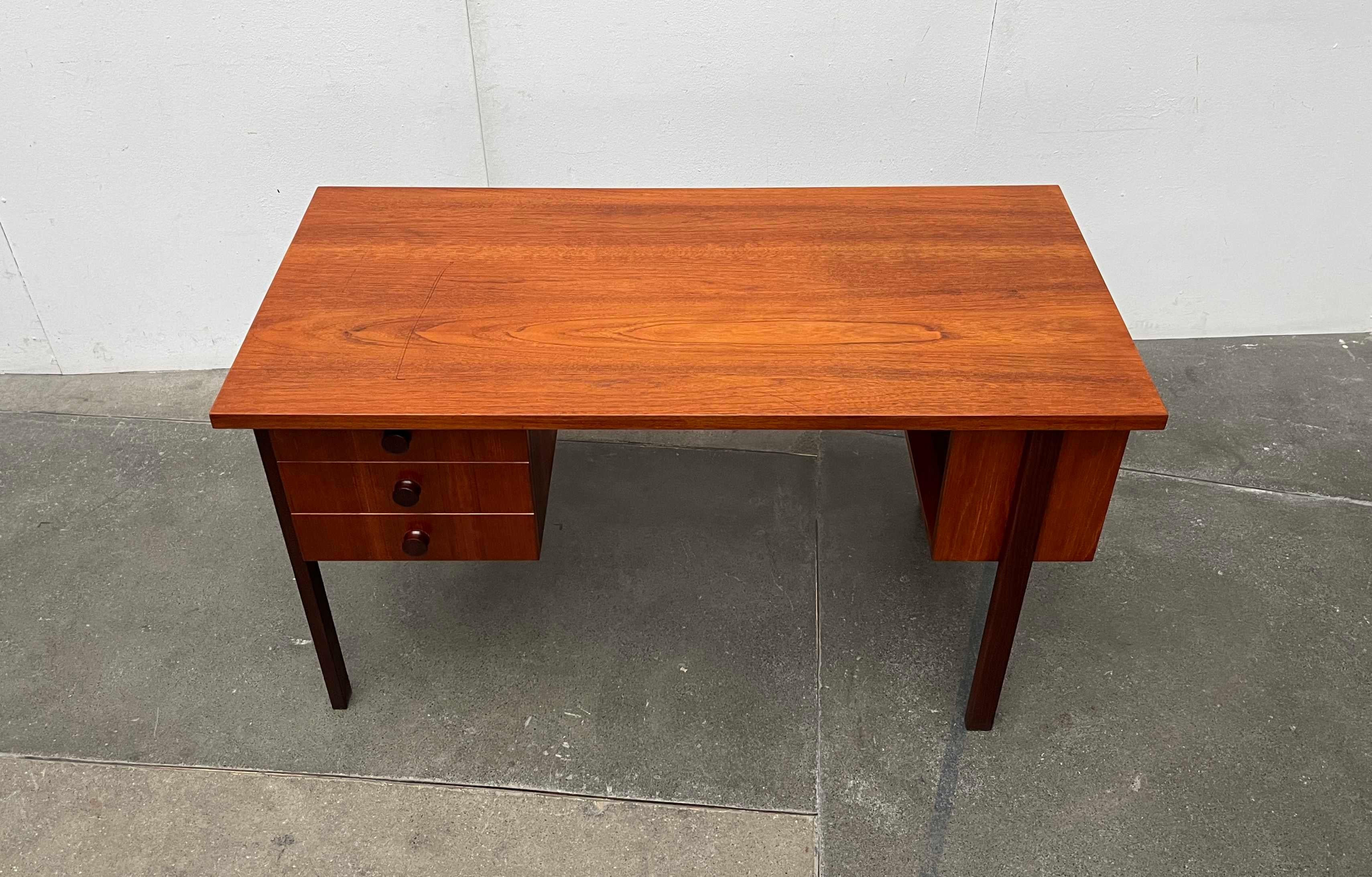 Mid-Century Modern Minimalist Teak Desk from Asko Finland, 1960s For Sale 14