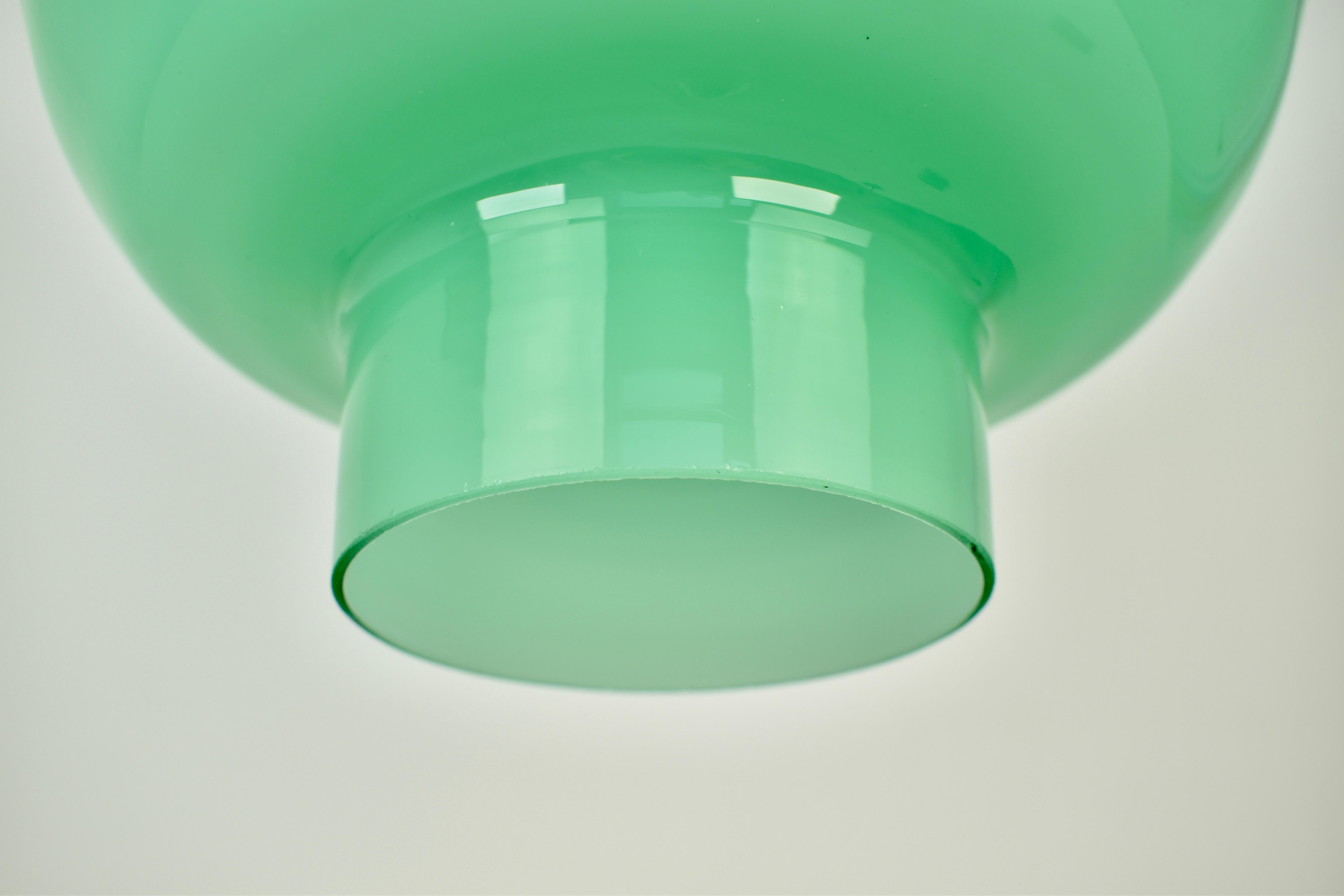 Vetro di Murano Lampada a sospensione in vetro verde menta della modernità di metà secolo attribuita a Gino Vistosi in vendita