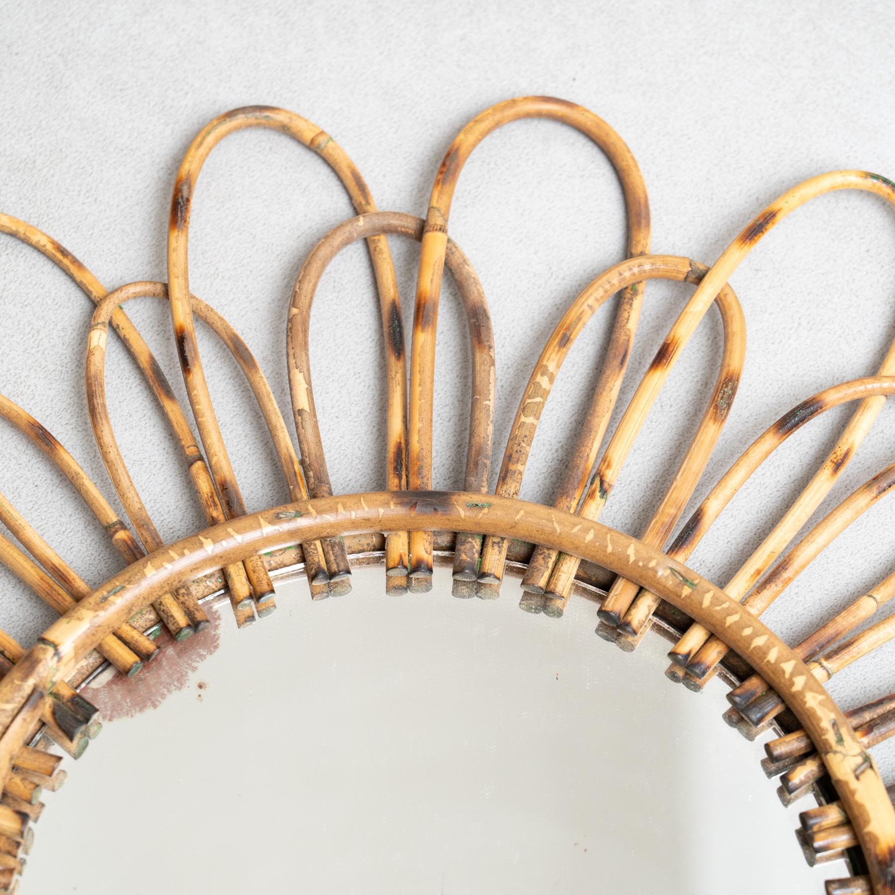 Specchio moderno di metà secolo in bambù e rattan lavorato a mano, circa 1960 in vendita 3