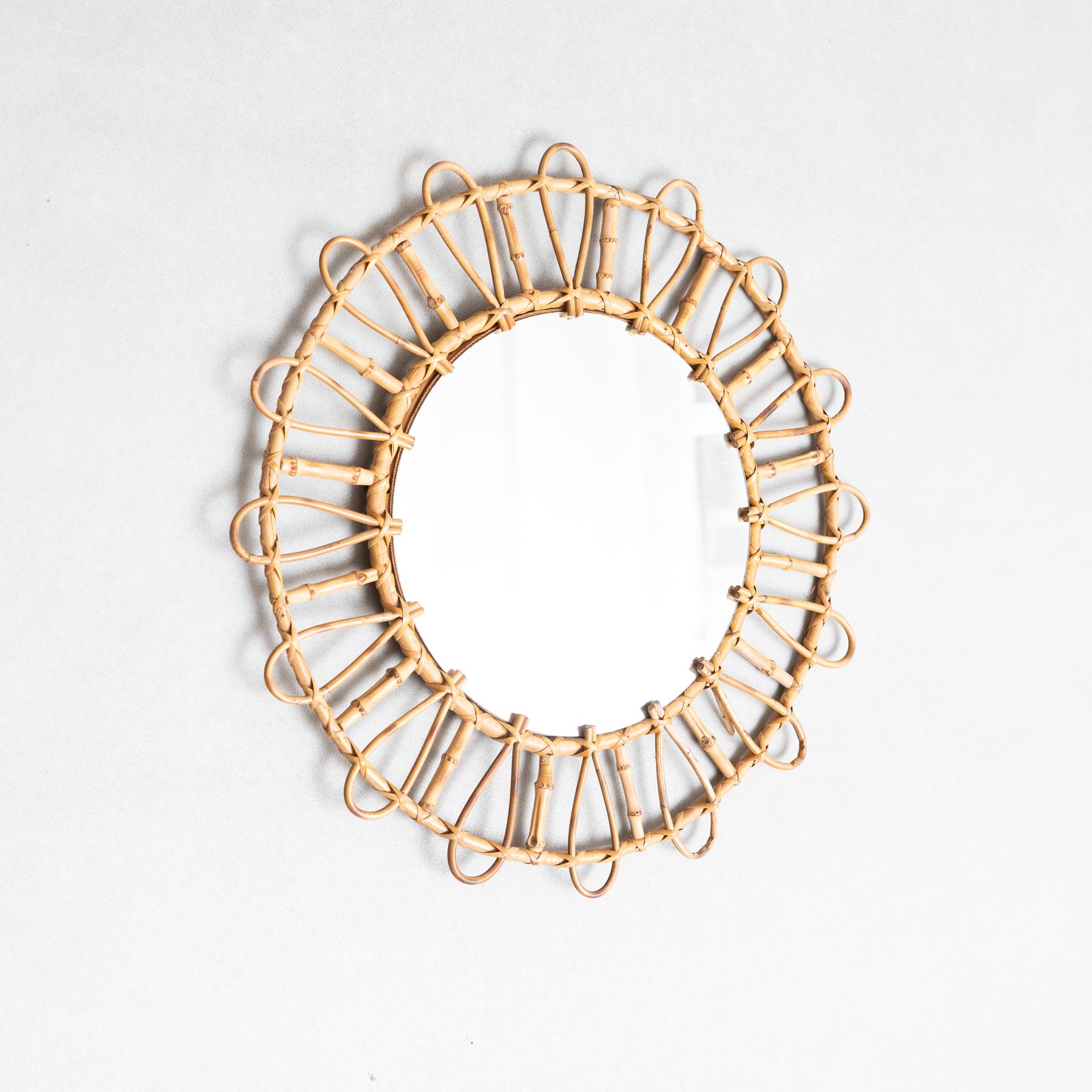 Mid-Century Modern Miroir moderne du milieu du siècle en bambou et rotin Handcraft, circa 1960 en vente