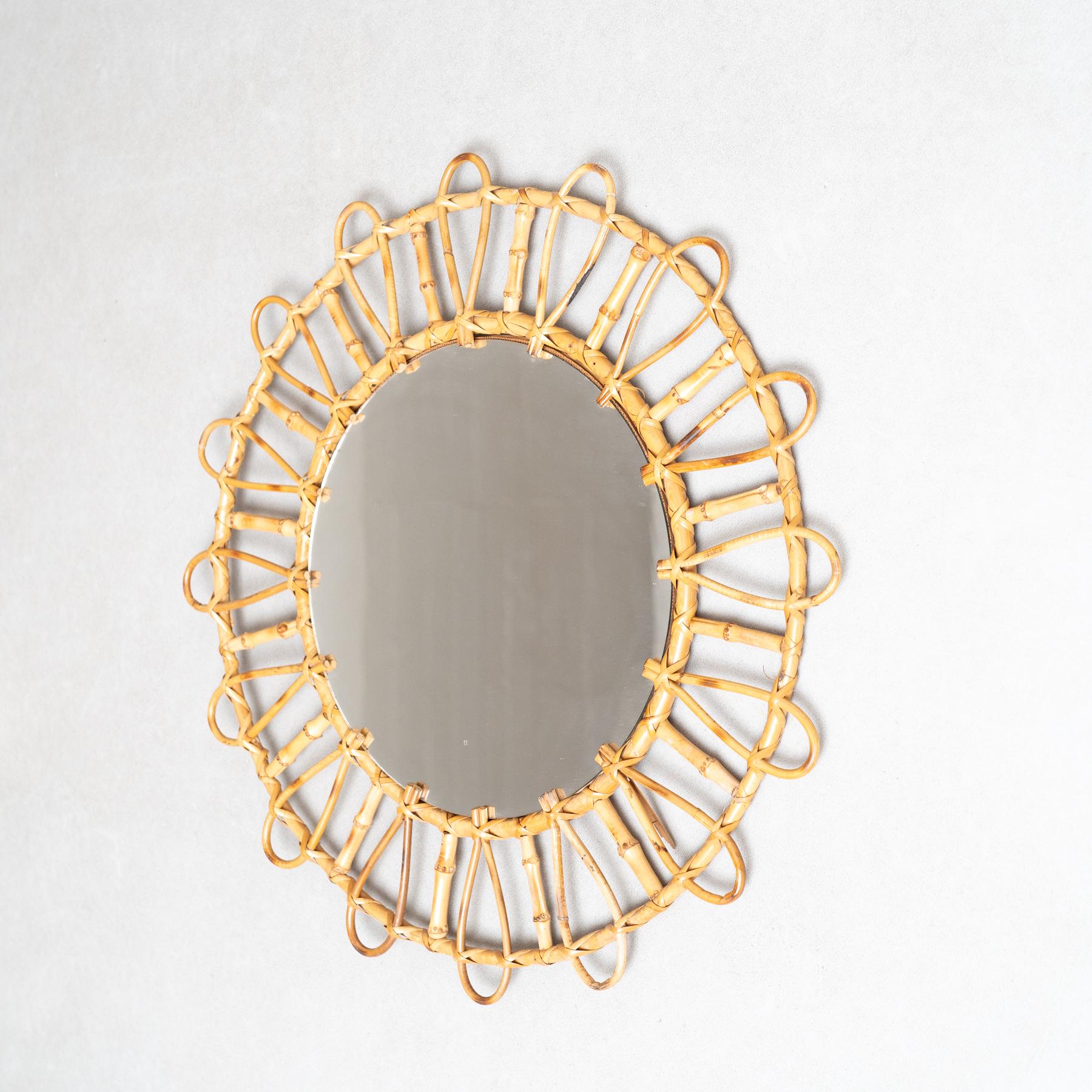 Français Miroir moderne du milieu du siècle en bambou et rotin Handcraft, circa 1960 en vente