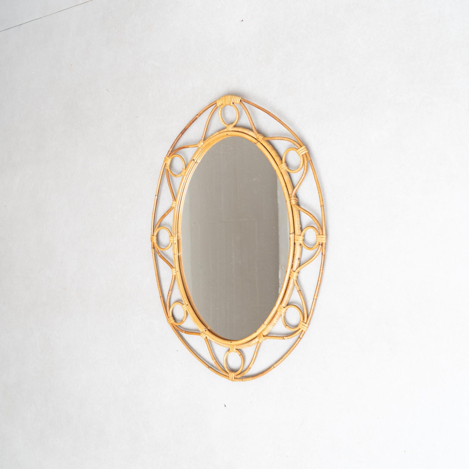 Français Miroir moderne du milieu du siècle en bambou et rotin Handcraft, circa 1960 en vente