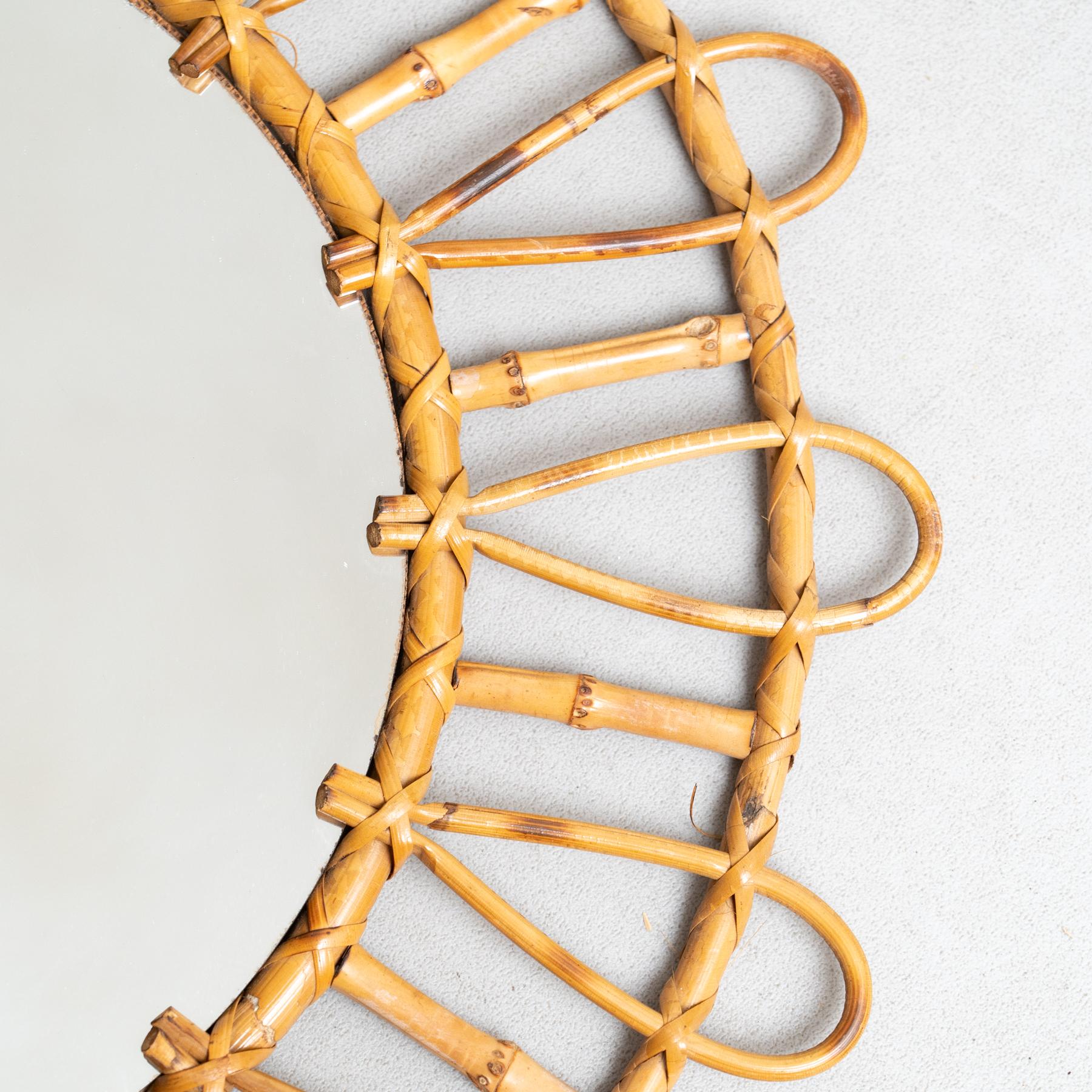Miroir moderne du milieu du siècle en bambou et rotin Handcraft, circa 1960 Bon état - En vente à Barcelona, ES