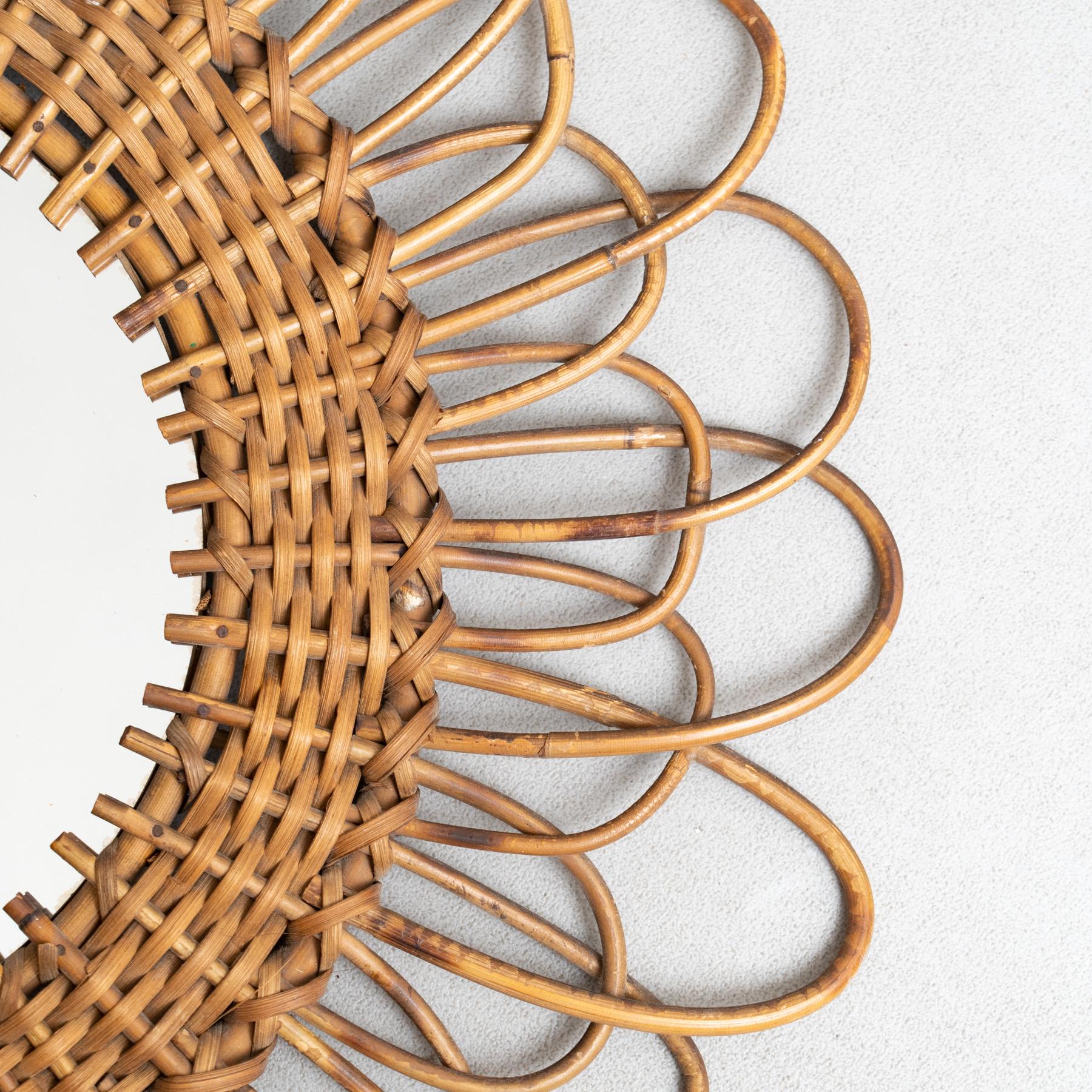 Mid-Century Modern Mirror Bambus Rattan Handcrafted, um 1960 im Zustand „Gut“ im Angebot in Barcelona, ES
