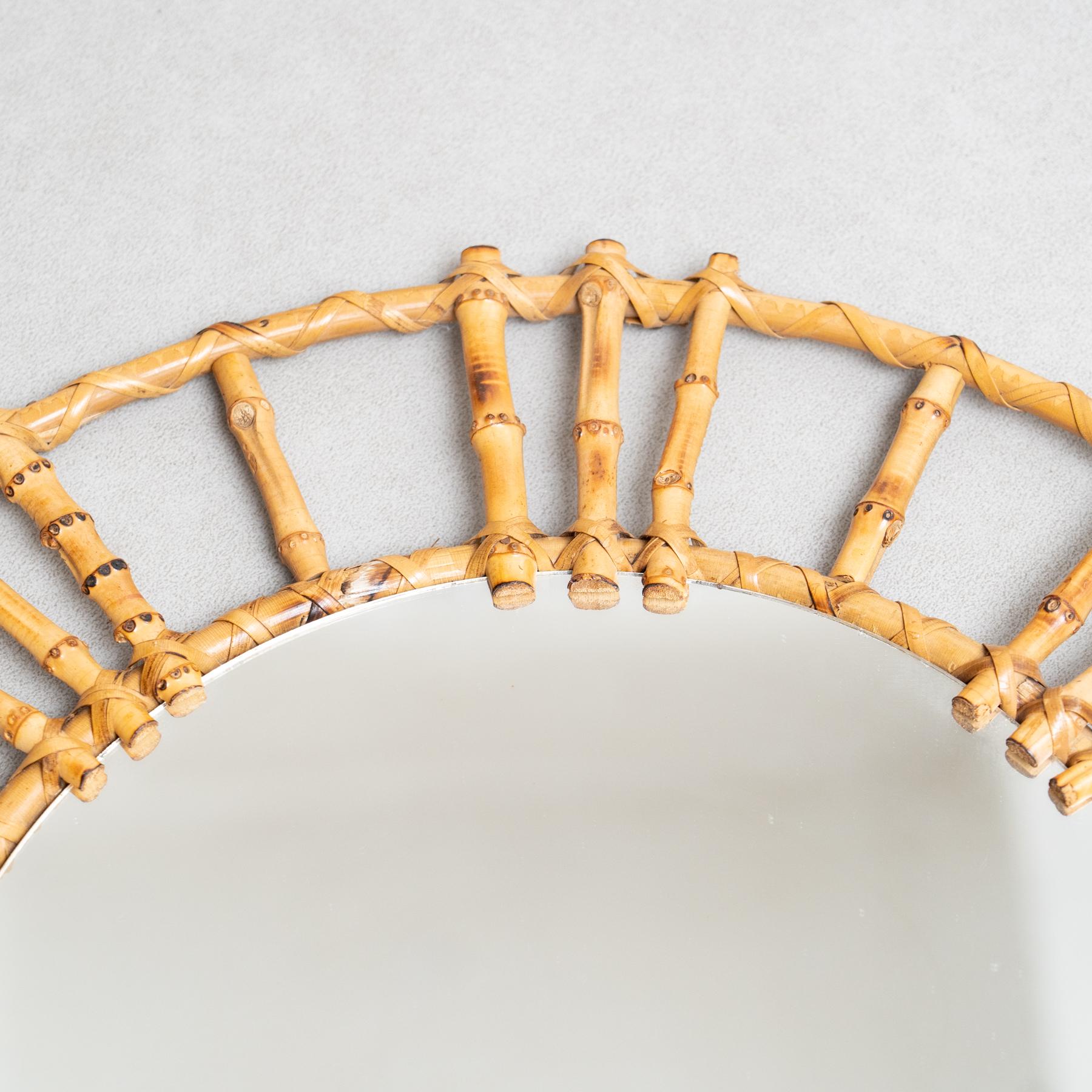 Milieu du XXe siècle Miroir moderne du milieu du siècle en bambou et rotin Handcraft, circa 1960 en vente