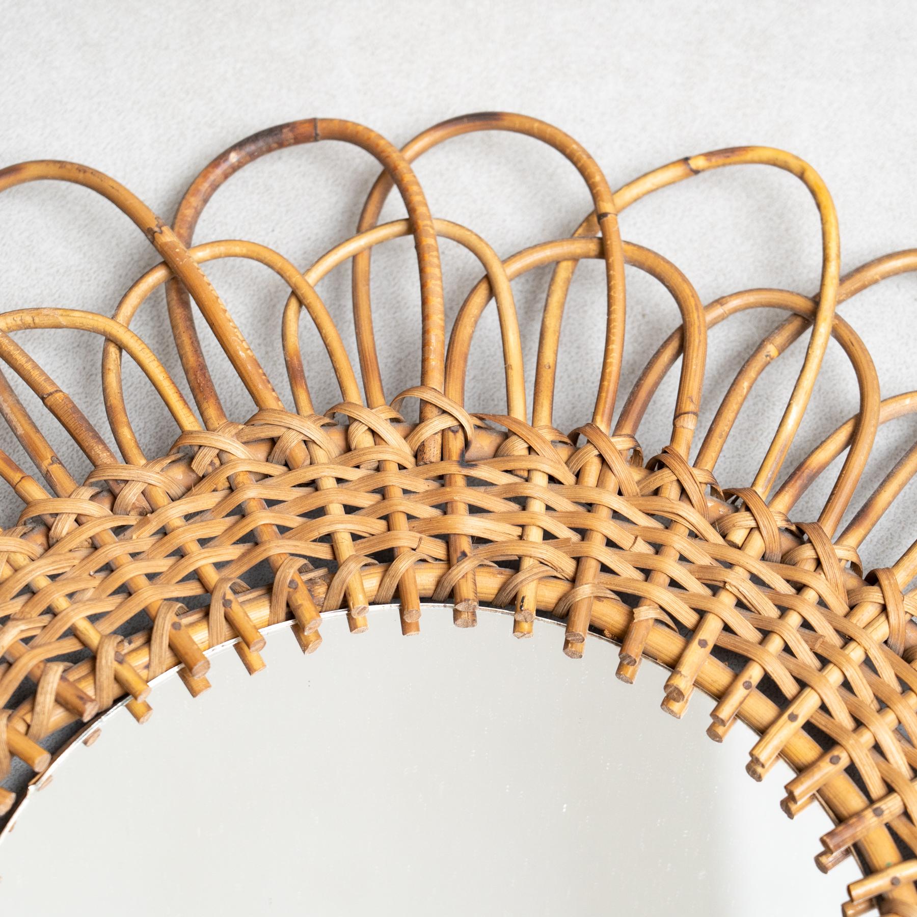 Mid-Century Modern Mirror Bambus Rattan Handcrafted, um 1960 (Mitte des 20. Jahrhunderts) im Angebot