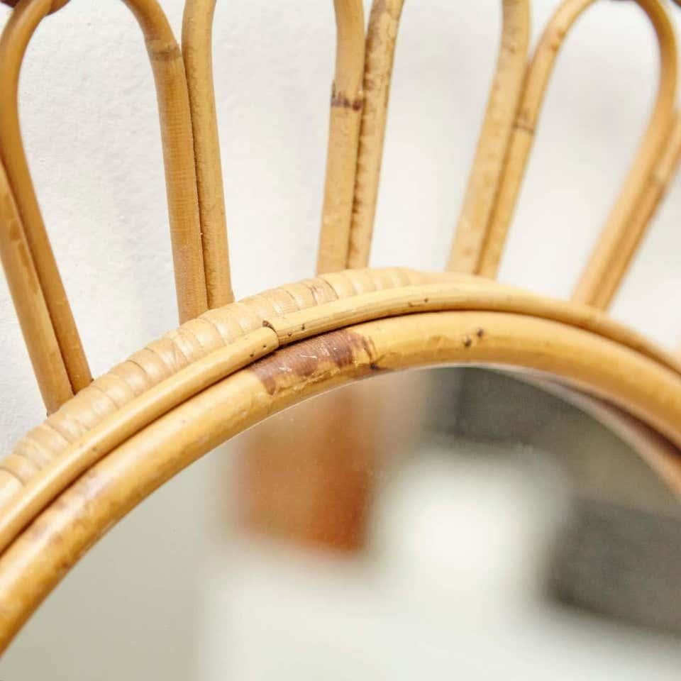 Specchio moderno di metà secolo in bambù e rattan lavorato a mano in Francia, Rivera, circa 1960 in vendita 1
