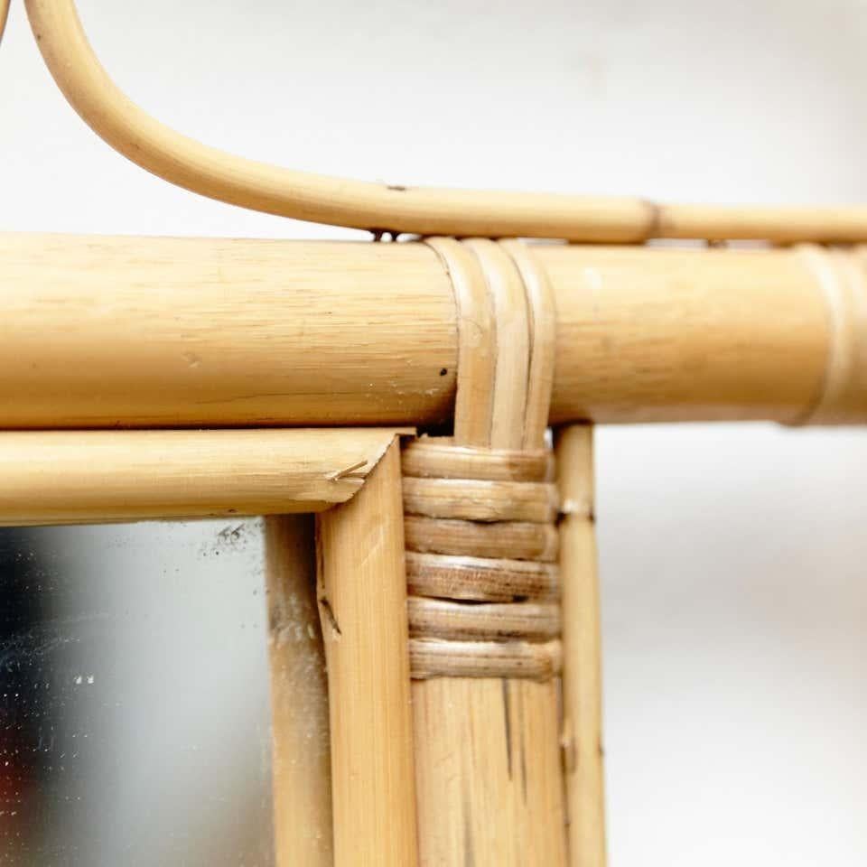 Specchio moderno di metà secolo in bambù e rattan lavorato a mano in Costa Azzurra, circa 1960 in vendita 1