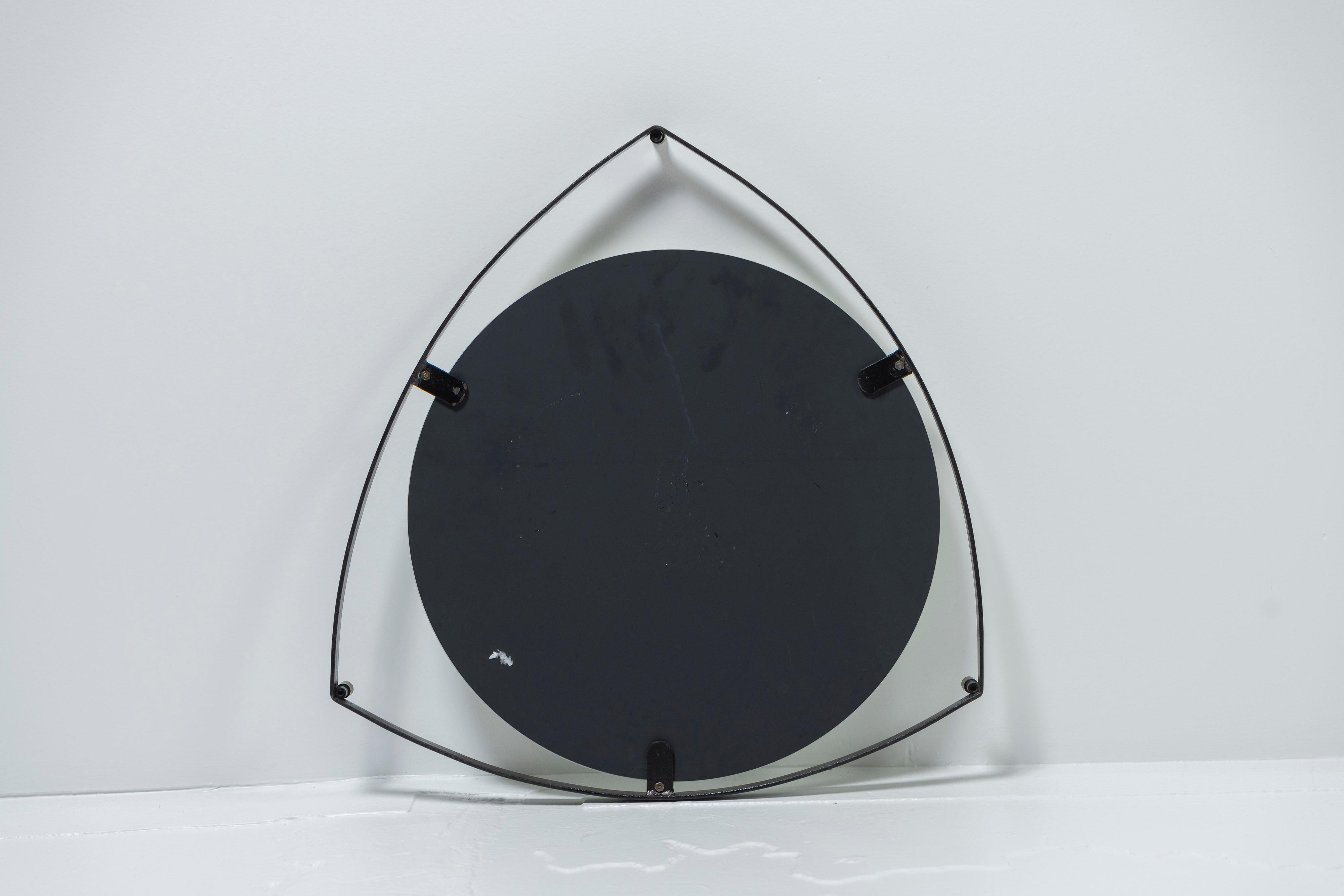 Mid-Century Modern Mirror aus Italien, Metallrahmen mit Messingdetails (20. Jahrhundert) im Angebot