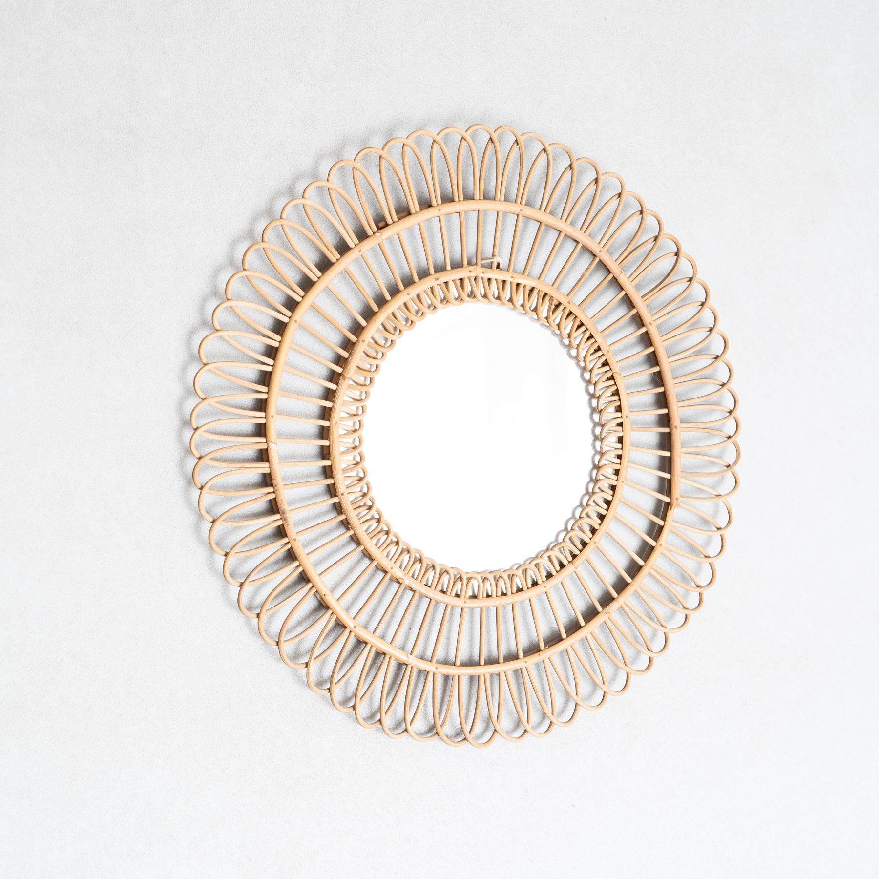 Mid-Century Modern Miroir Modernity Sunburst Bambou Rattan Handcraft, circa 1960 en vente