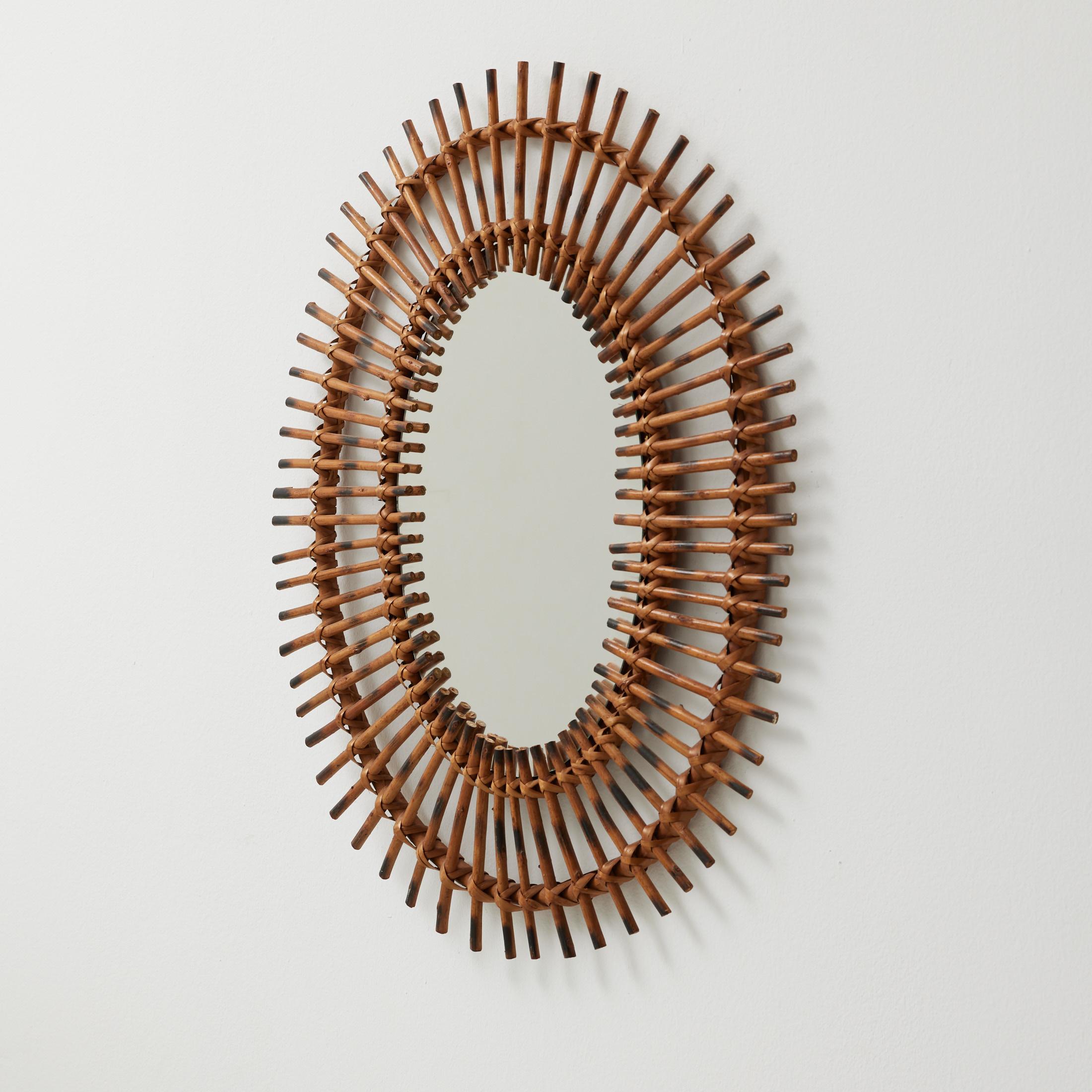 Mid-Century Modern Miroir Modernity Sunburst Bambou Rattan Handcraft, circa 1960 en vente