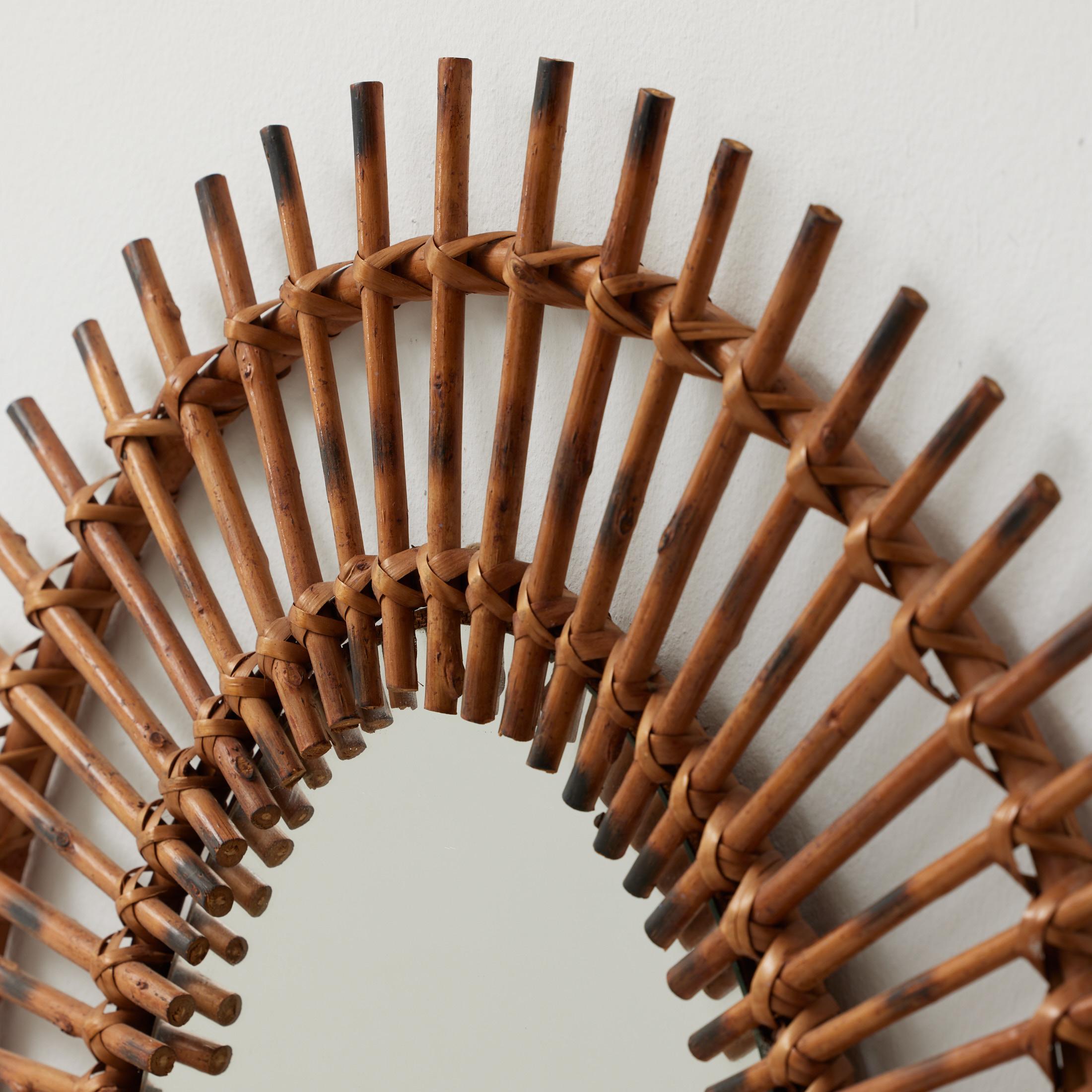Miroir Modernity Sunburst Bambou Rattan Handcraft, circa 1960 Bon état - En vente à Barcelona, ES