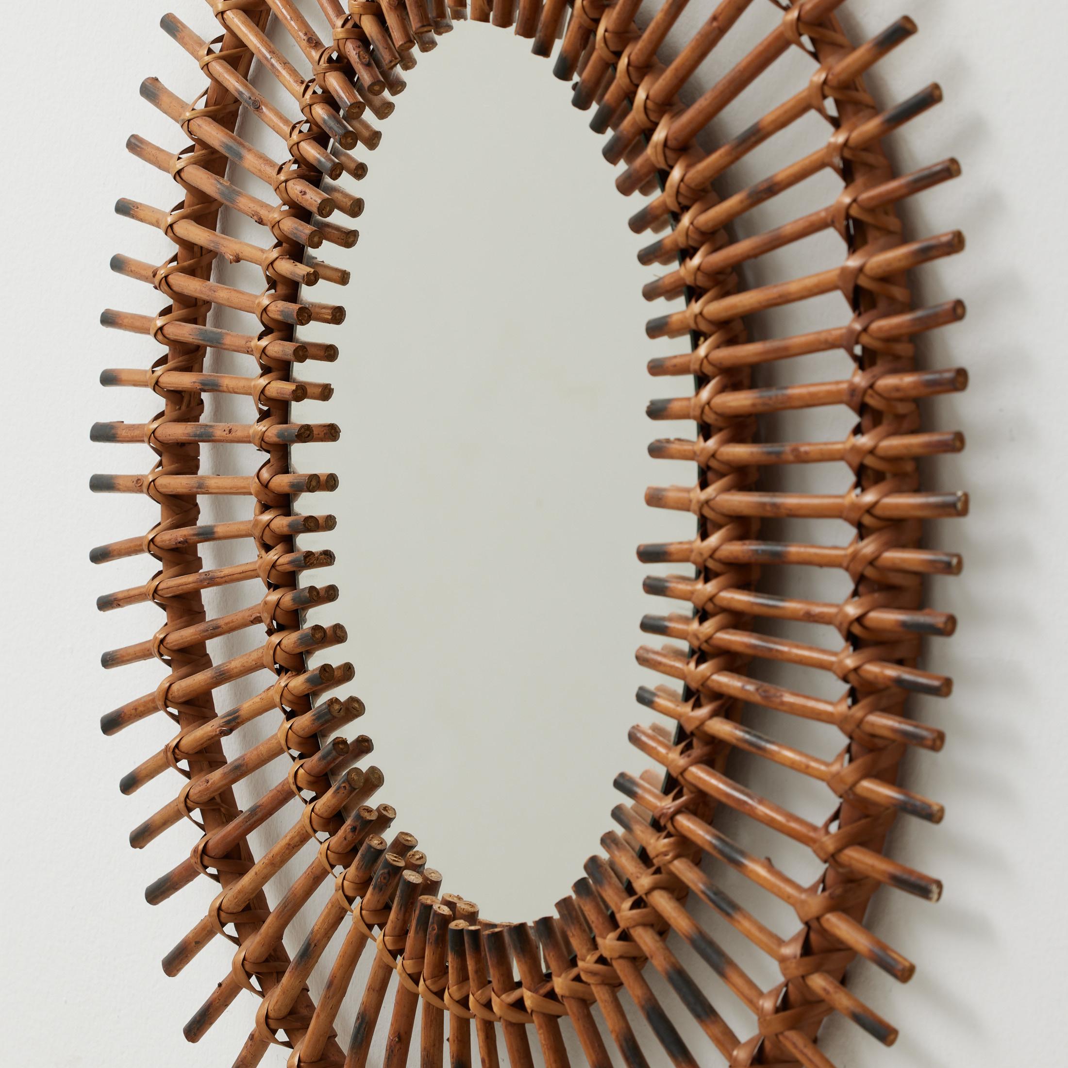 Miroir Modernity Sunburst Bambou Rattan Handcraft, circa 1960 en vente 1