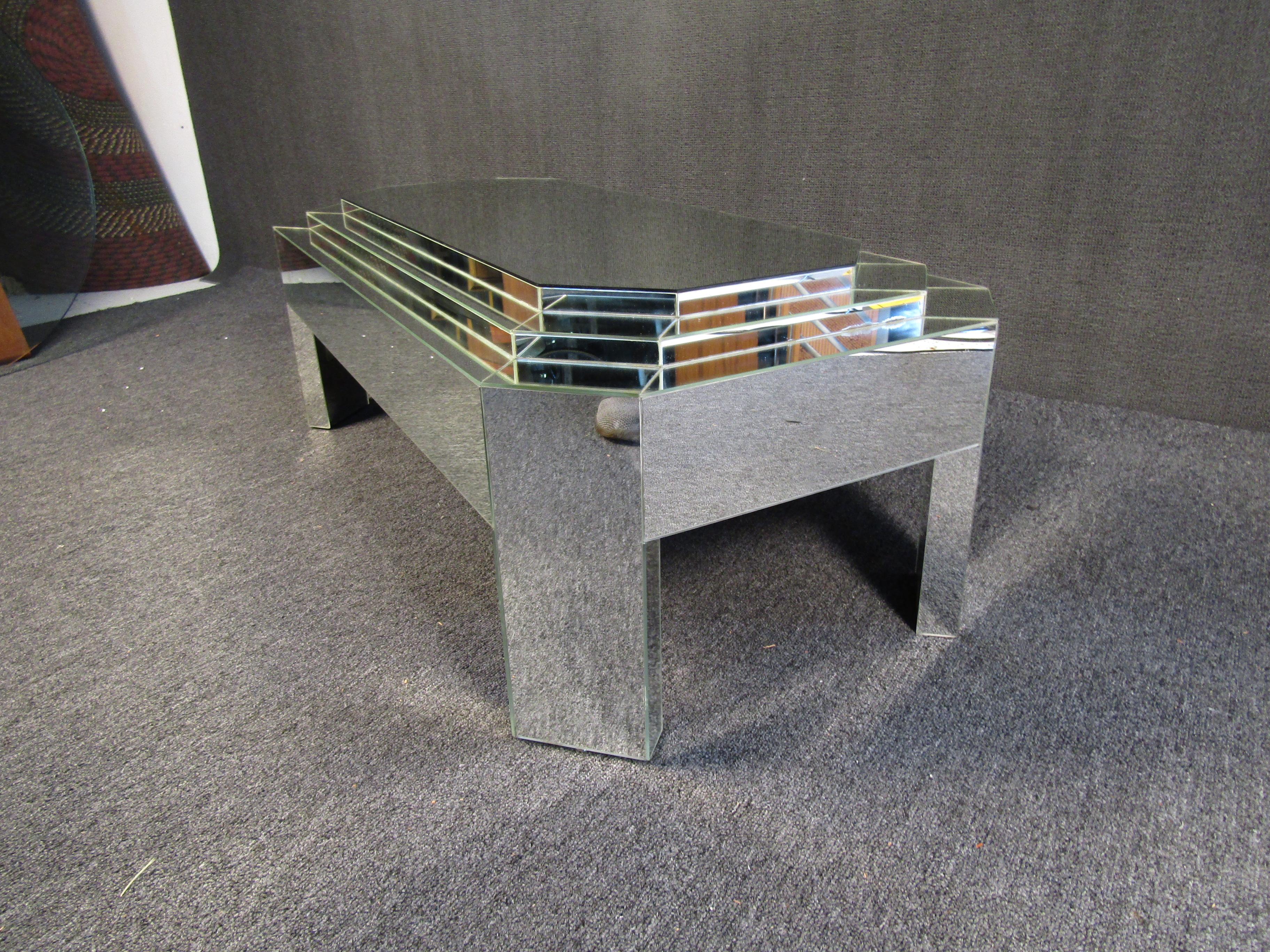 Mid-Century Modern Mirrored Coffee Table For Sale 1