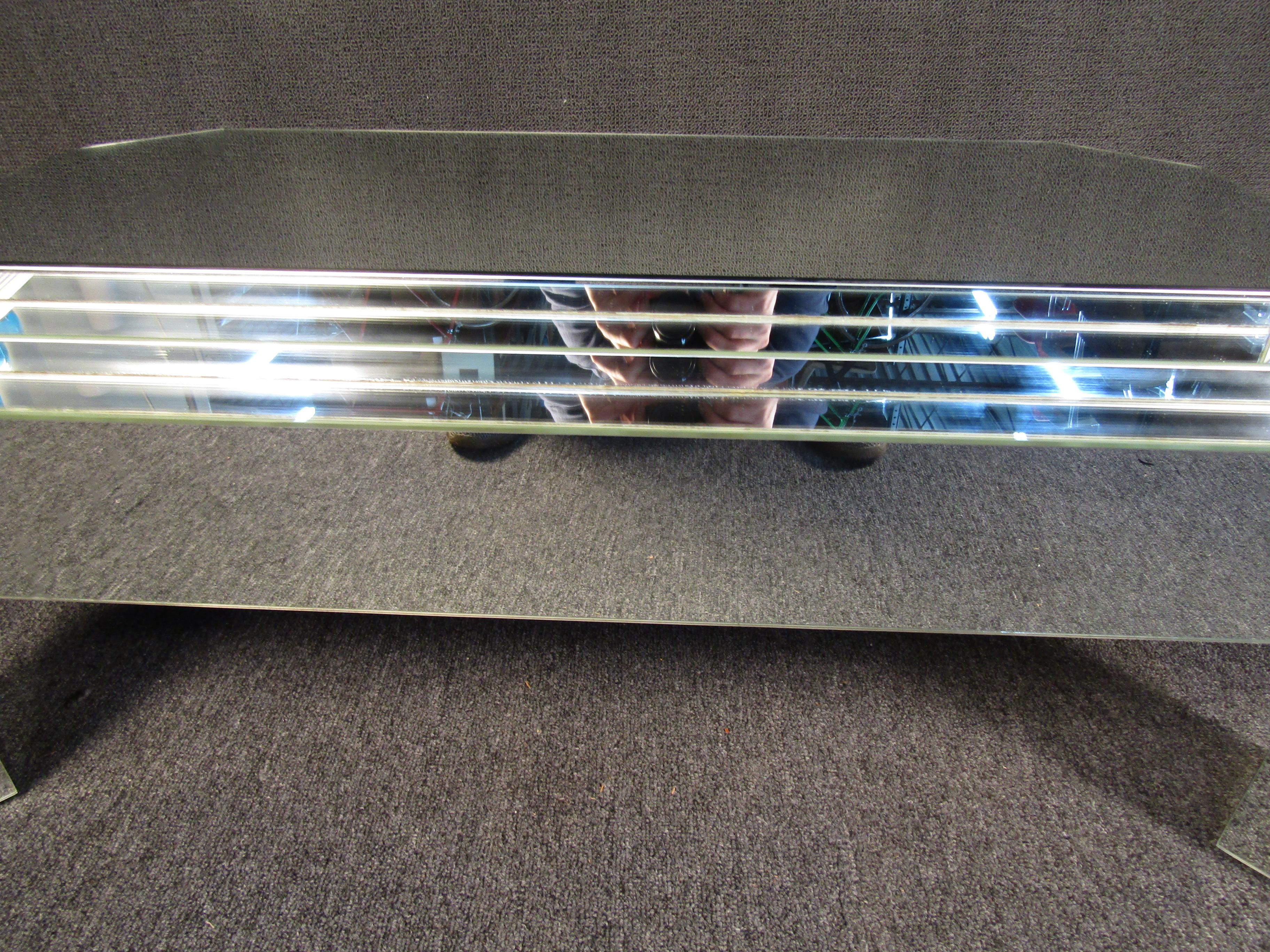 Mid-Century Modern Mirrored Coffee Table For Sale 4