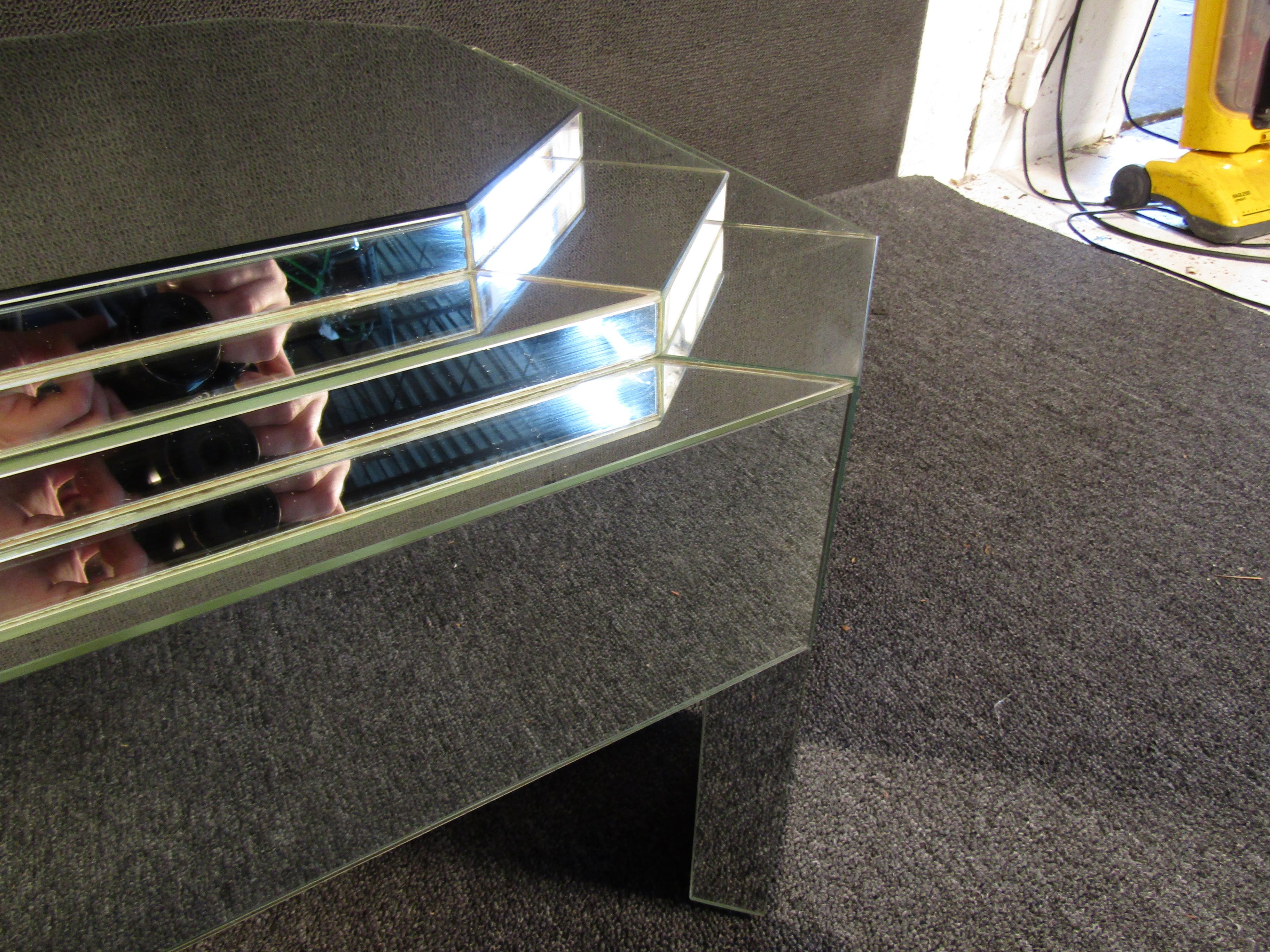 Mid-Century Modern Mirrored Coffee Table For Sale 5