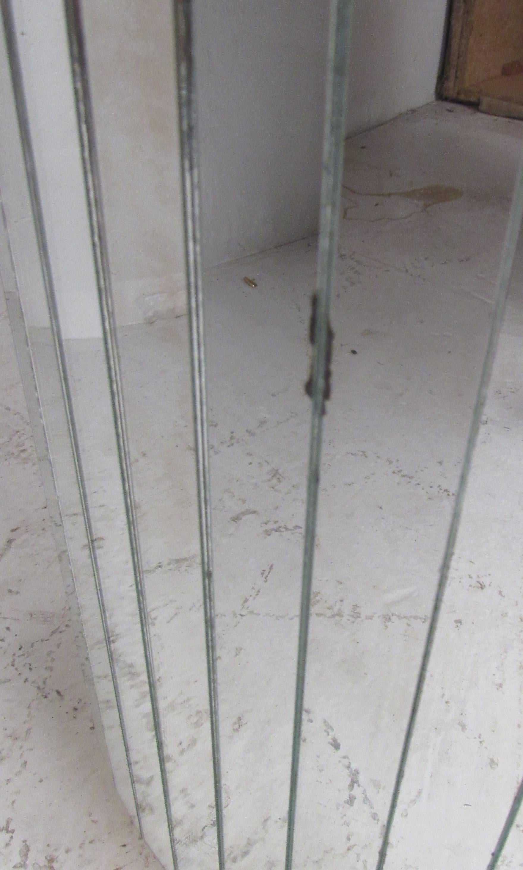 Mid-Century Modern Mirrored Credenza 7