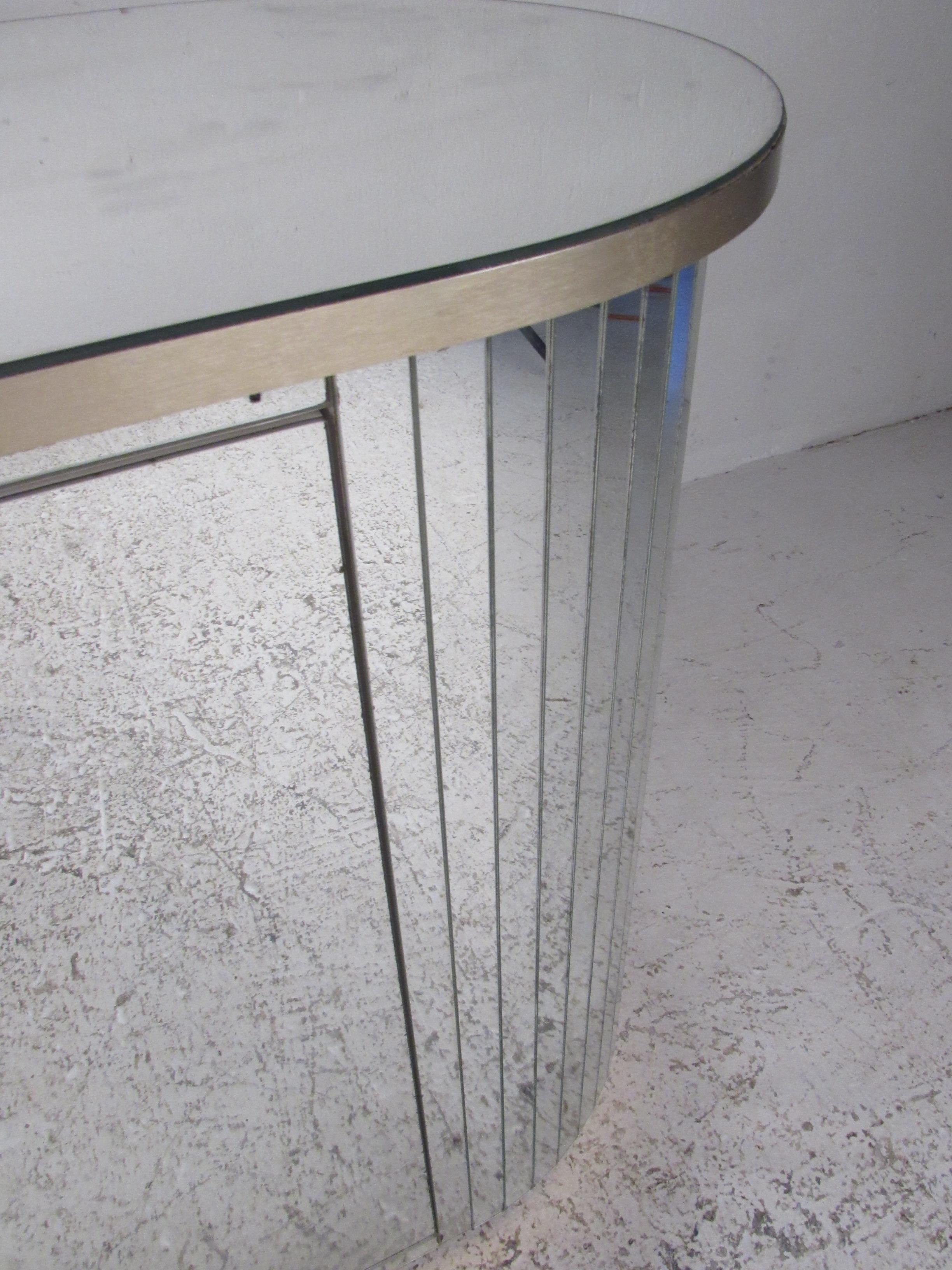 Mid-Century Modern Mirrored Credenza 3