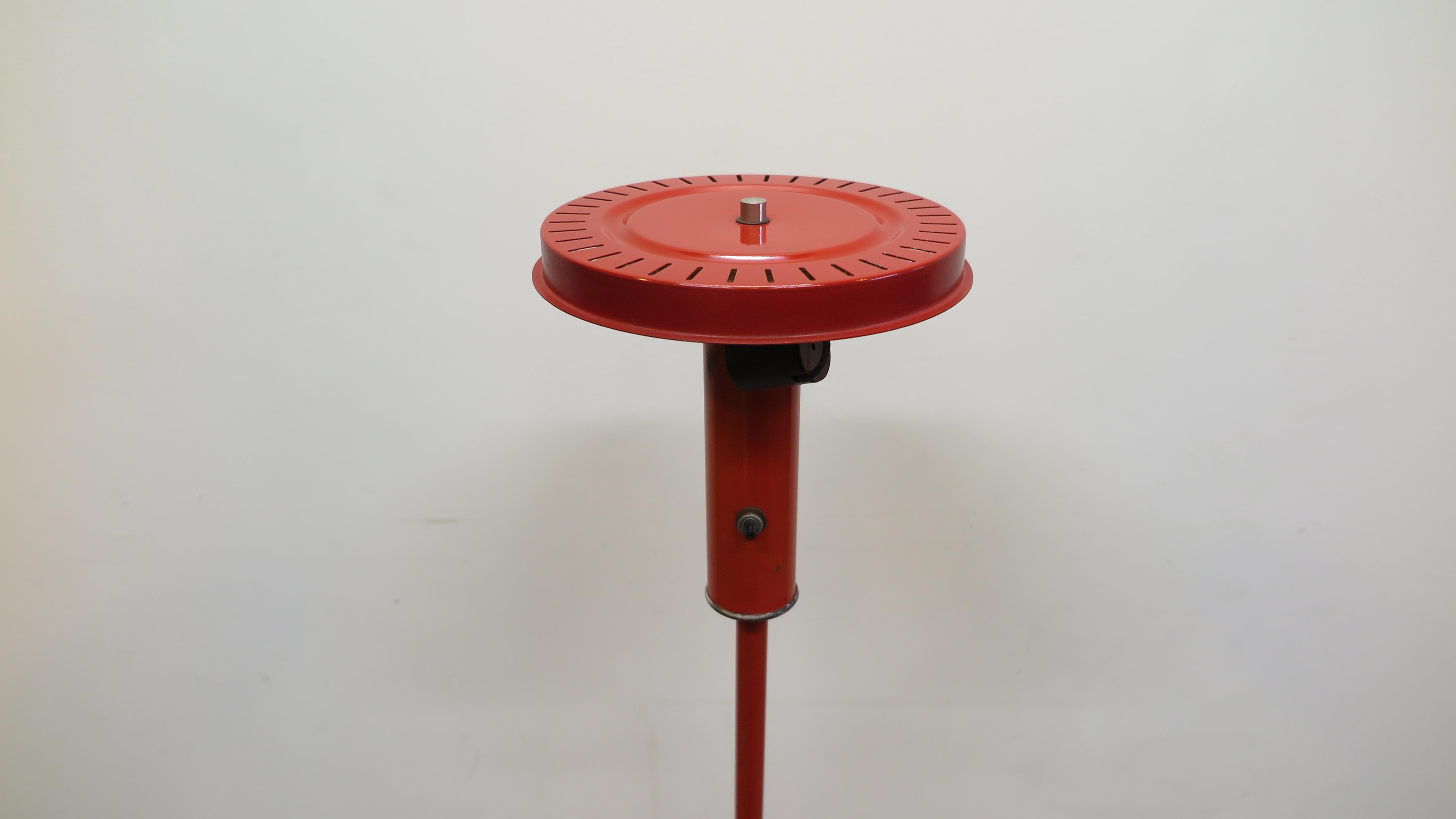 Mid Century Modern Mobilite Floor Lamp In Good Condition In New York, NY