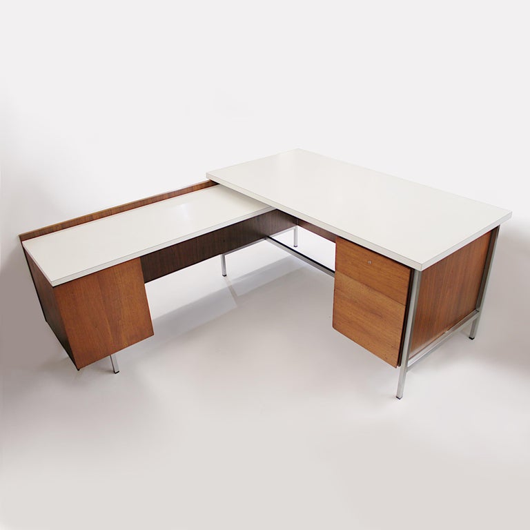 Mid Century Modern Model 1500 Series Walnut Executive Desk By