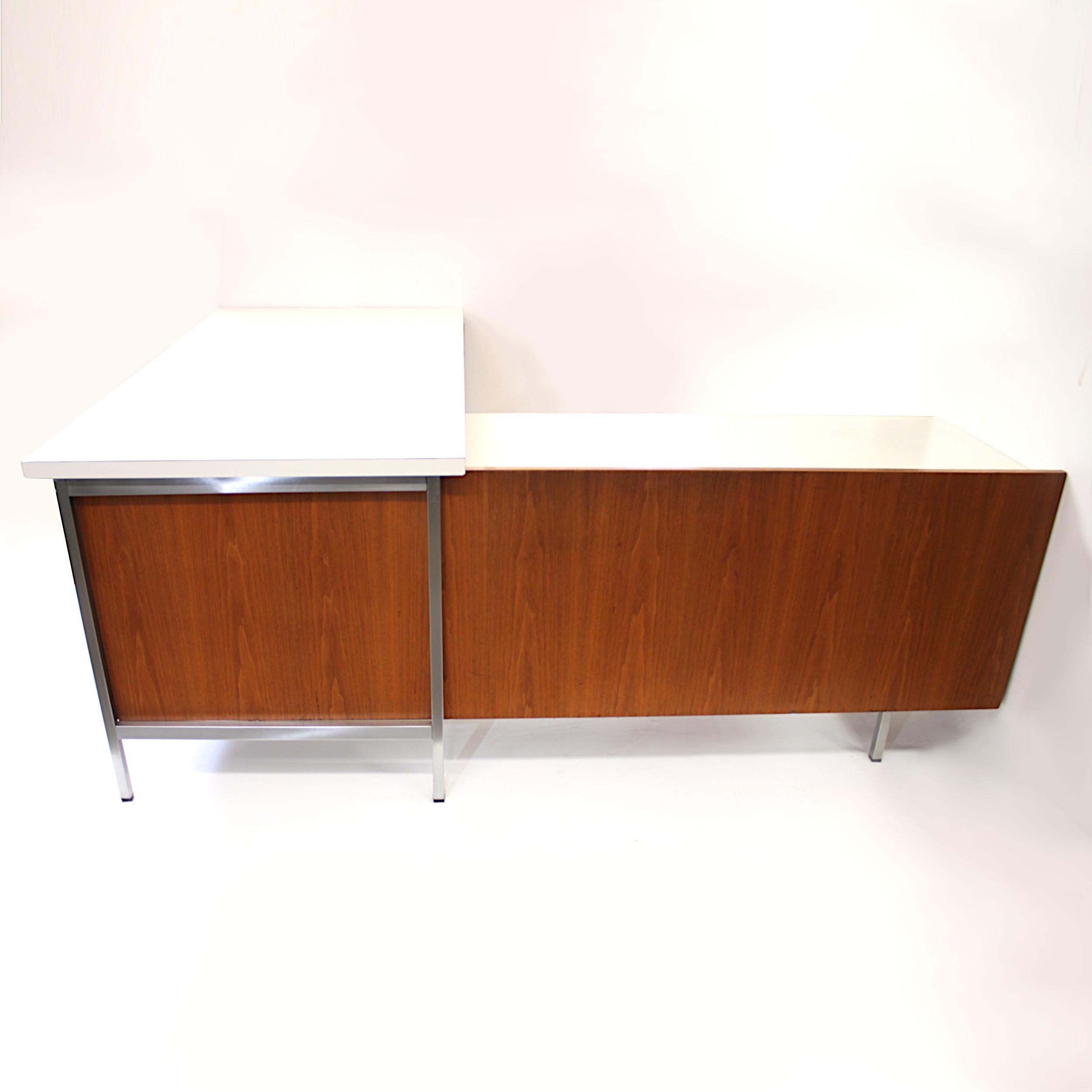 Laminated Mid-Century Modern Model 1500 Series Walnut Executive Desk by Florence Knoll