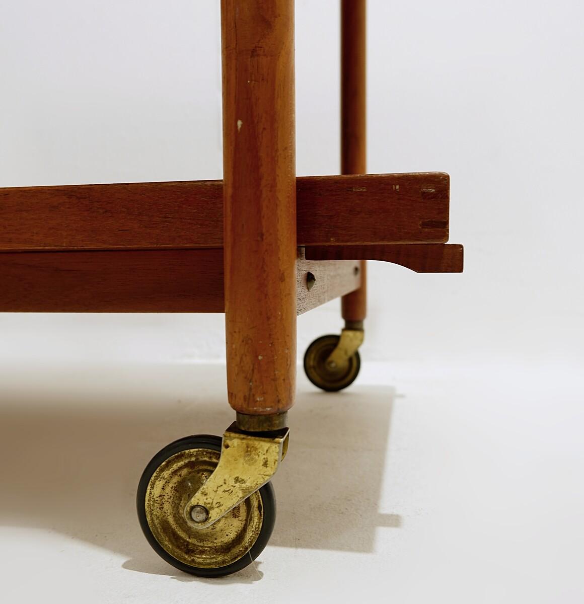 Mid-Century Modern 'Model 23/2' Serving Trolley by Poul Hundevad For ...