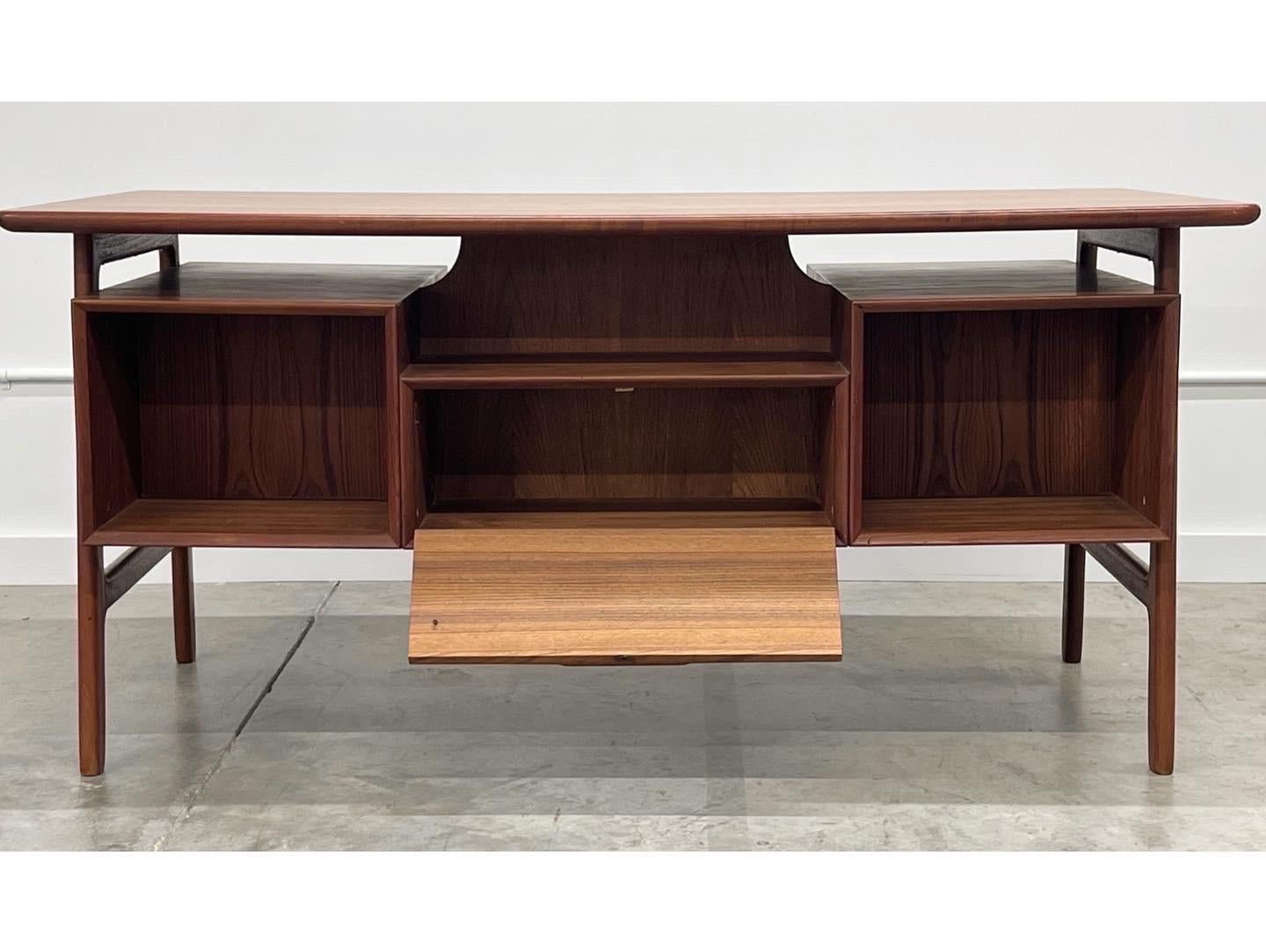 Wood Mid-Century Modern Model 75 Desk by Gunni Omann for Omann Jun Møblefabrik