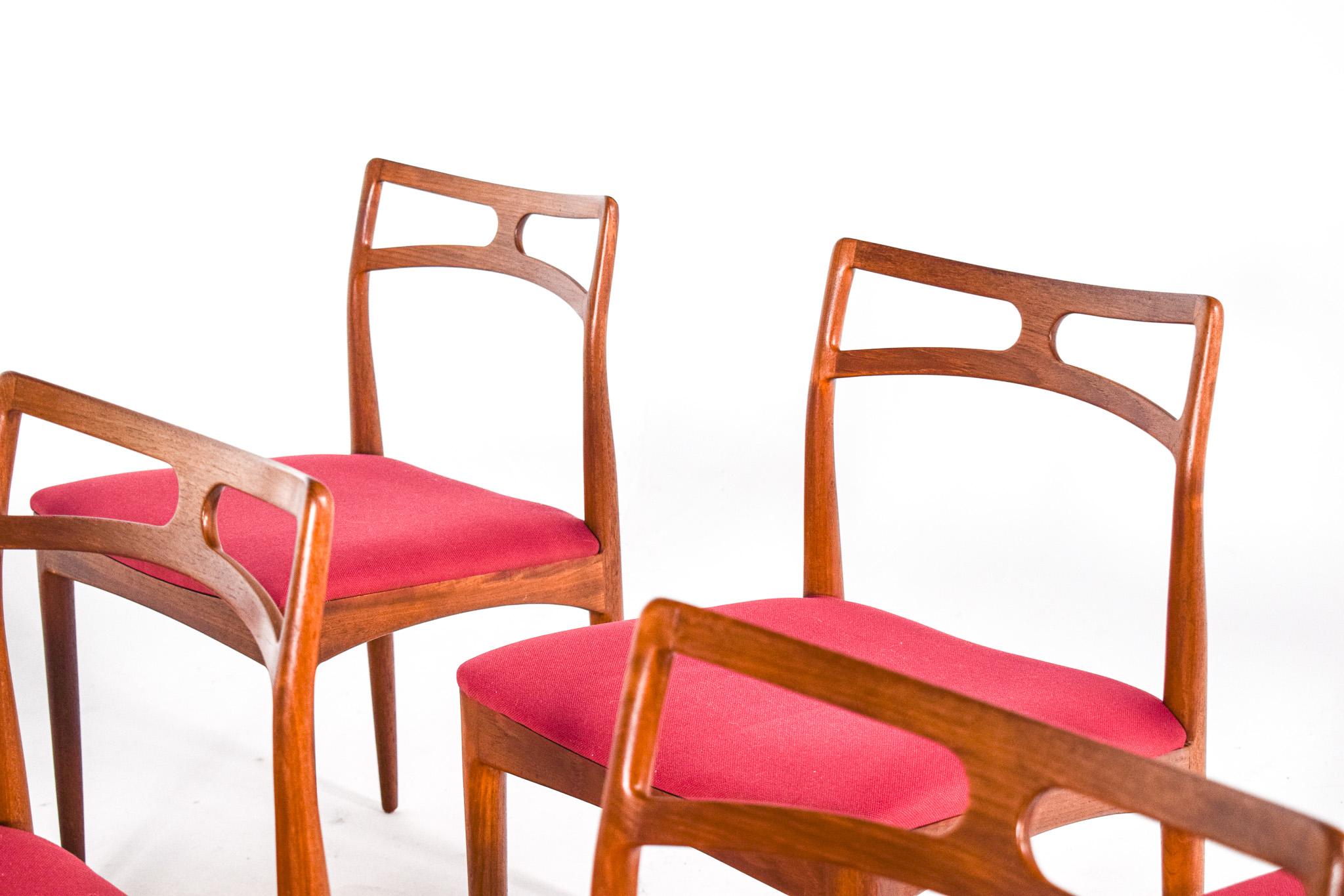Danish Mid-Century Modern Model 94 Teak Dining Chairs by Johannes Andersen