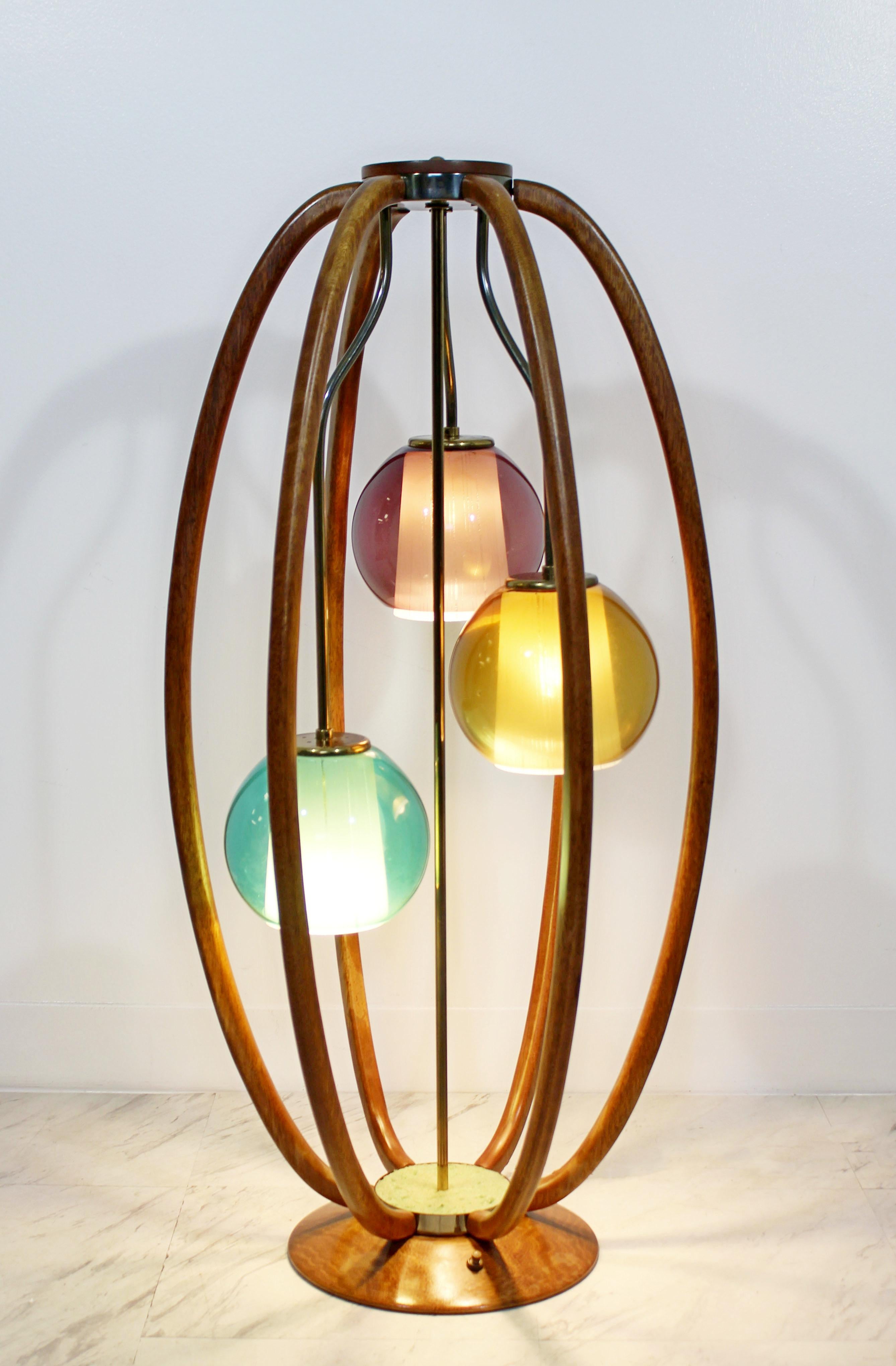 Mid-Century Modern Modeline Caged Wood Table Lamp with Colored Glass 3 Heads In Good Condition In Keego Harbor, MI