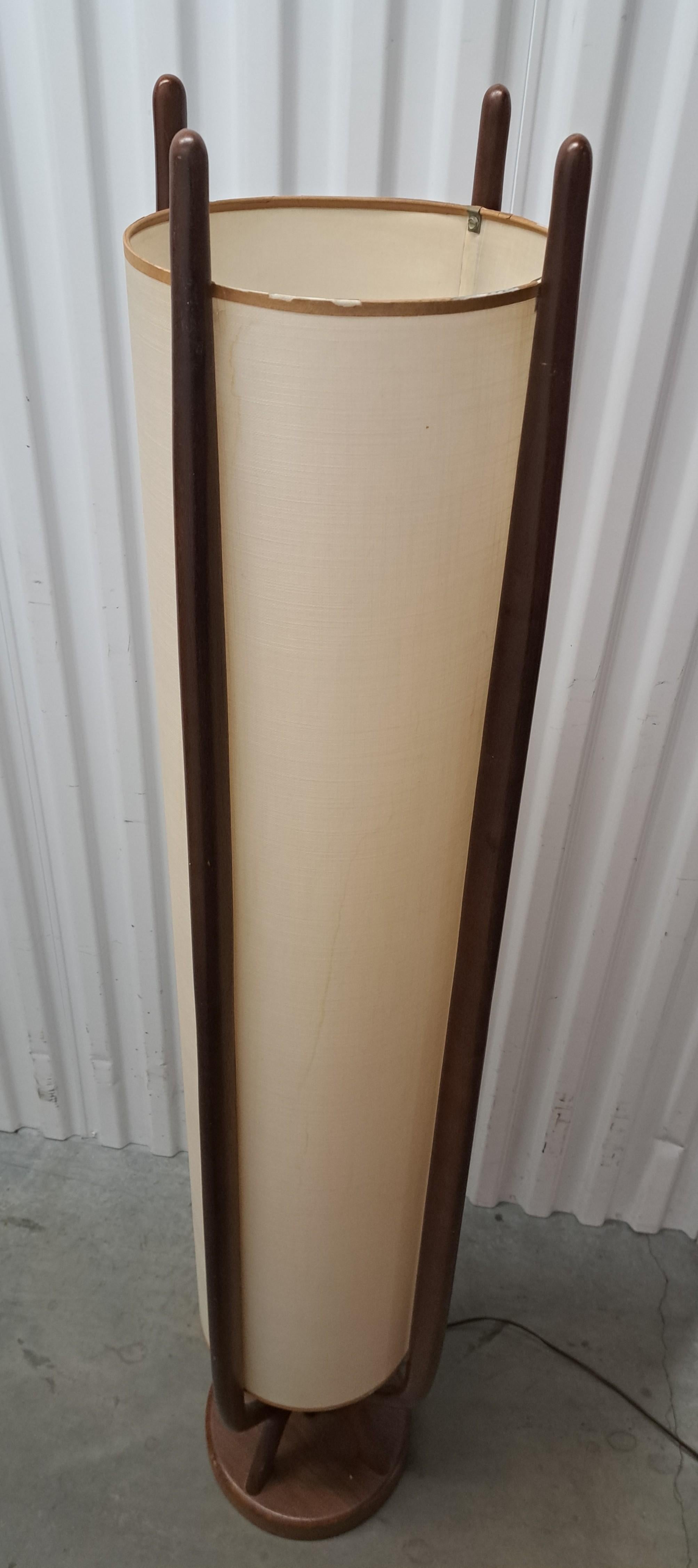 Mid-Century Modern Modeline Sculptural Floor Lamp  In Good Condition For Sale In Weymouth, MA