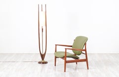Mid-Century Modern Modeline Tall Floor lamp