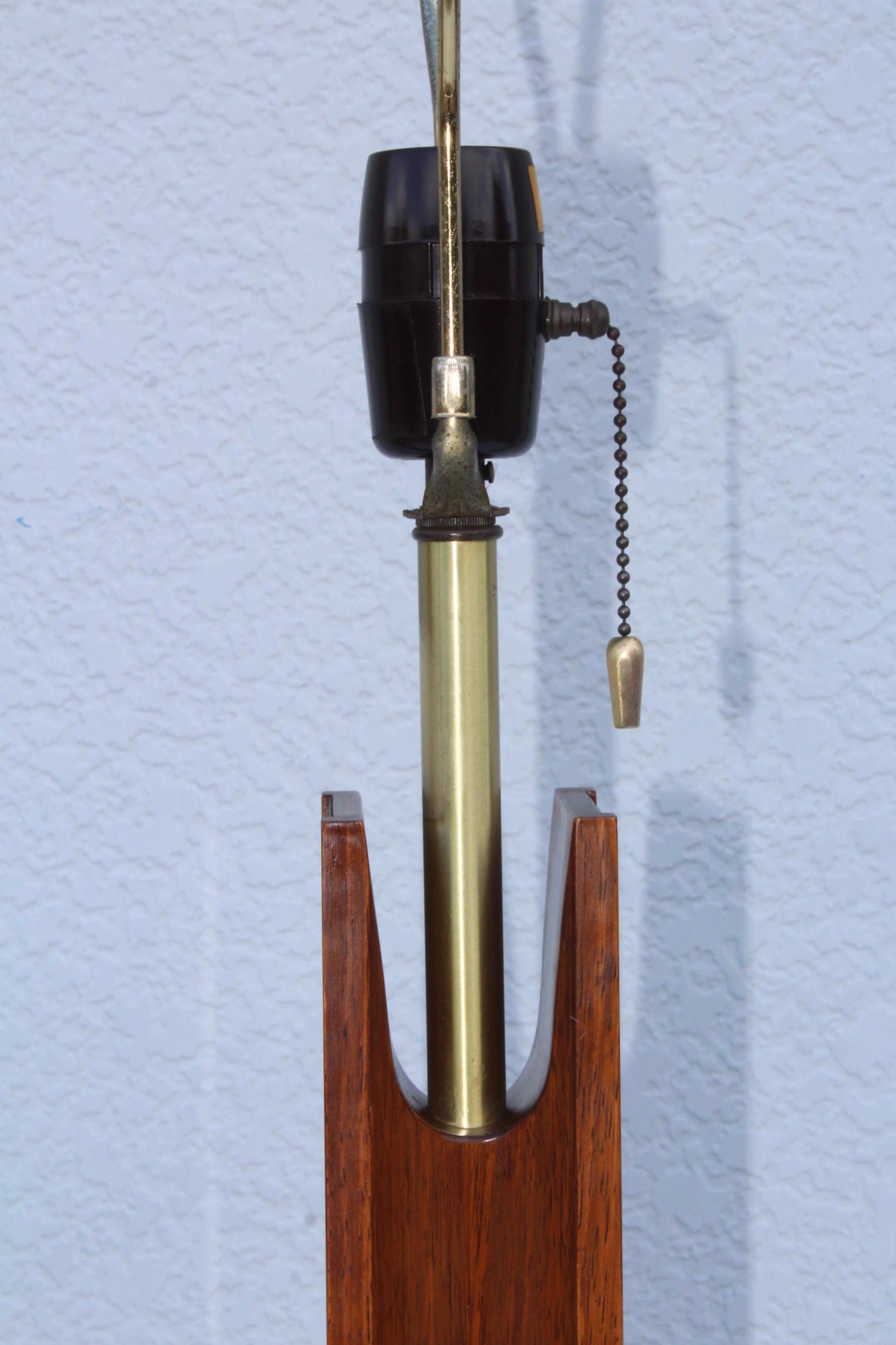Mid-Century Modern Modeline Walnut Table Lamps 6