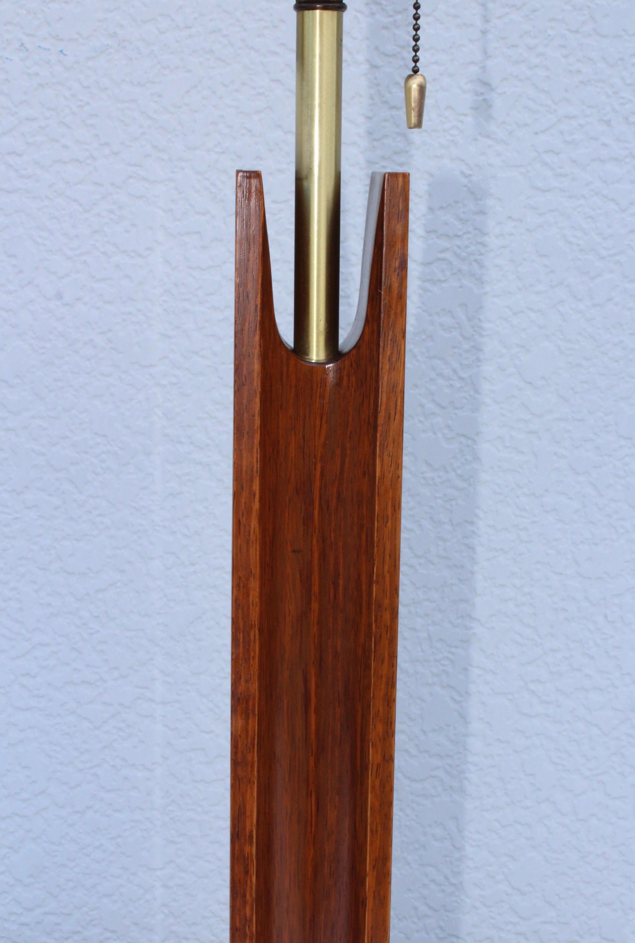 Mid-Century Modern Modeline Walnut Table Lamps 7