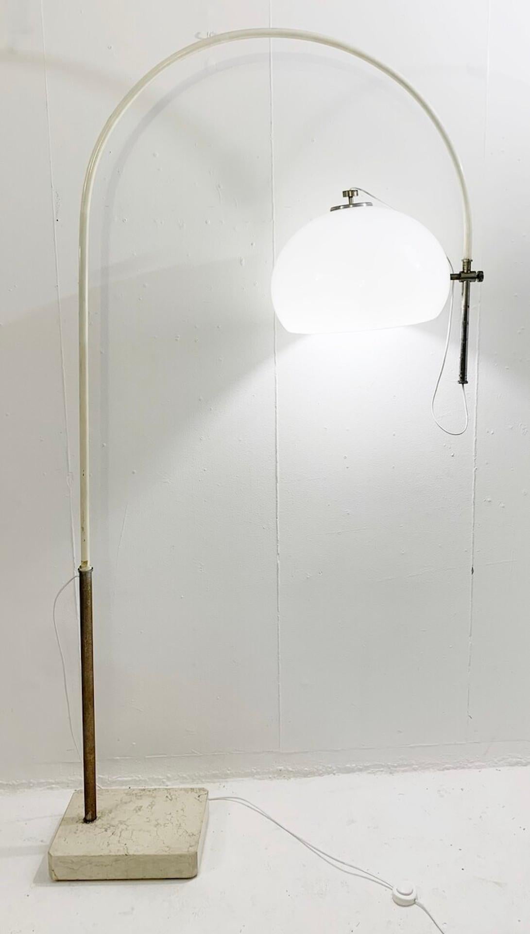 Italian Mid-Century Modern Modulable Floor Lamp with Travertine Base, Italy, 1970s For Sale