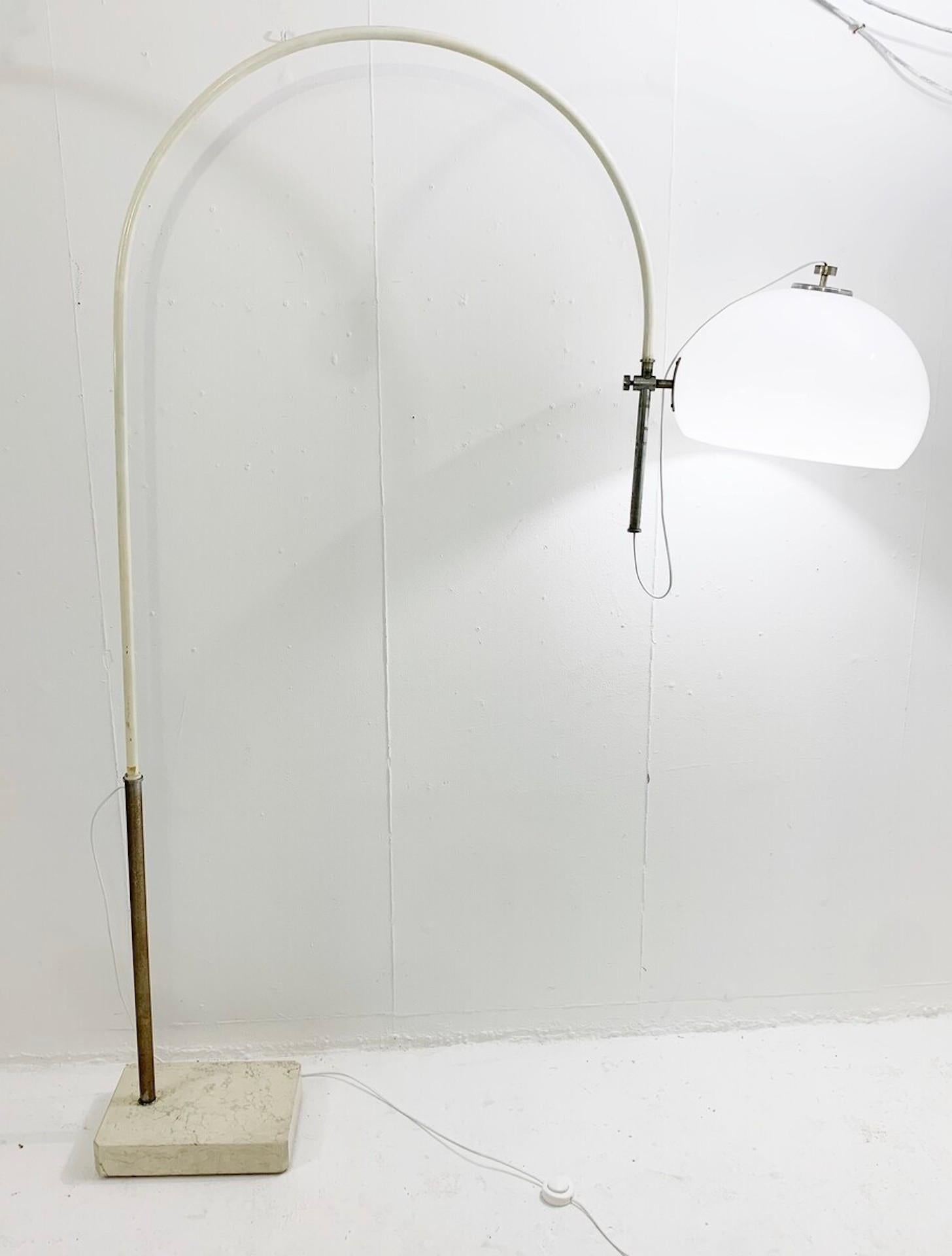 Mid-Century Modern Modulable Floor Lamp with Travertine Base, Italy, 1970s For Sale 2